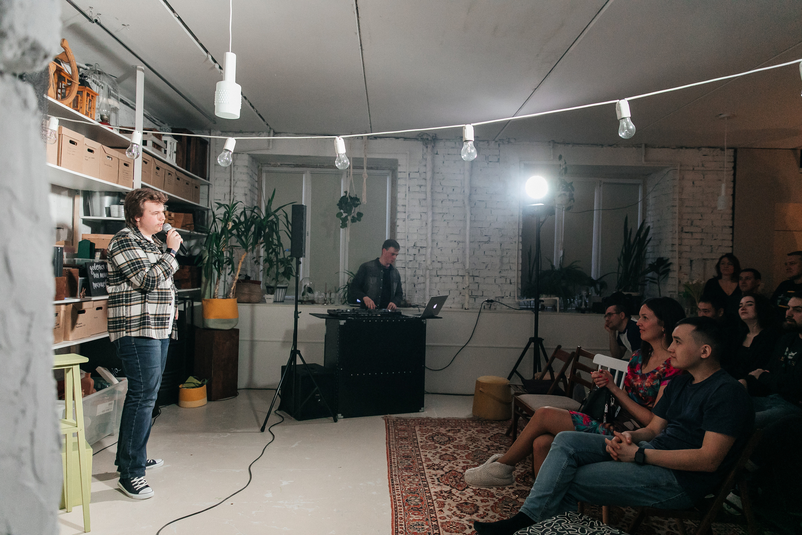 Открытый микрофон в Пространстве «Кудри и цветы». Душевный фотограф Ваших самых ярких событий Марина Погребняк