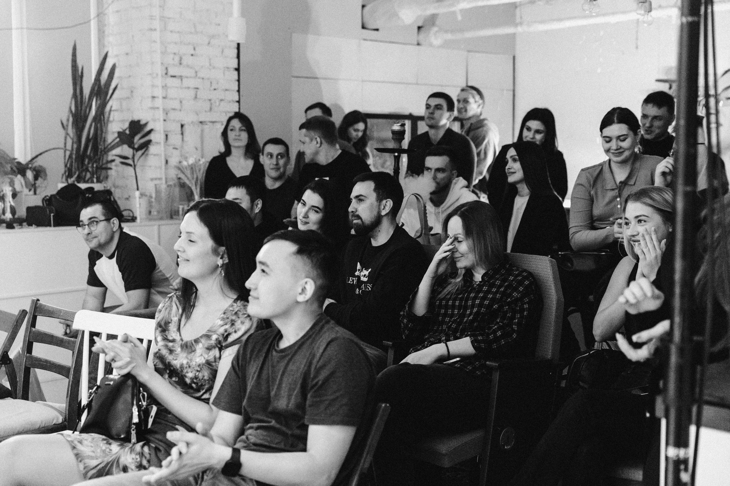 Открытый микрофон в Пространстве «Кудри и цветы». Душевный фотограф Ваших самых ярких событий Марина Погребняк