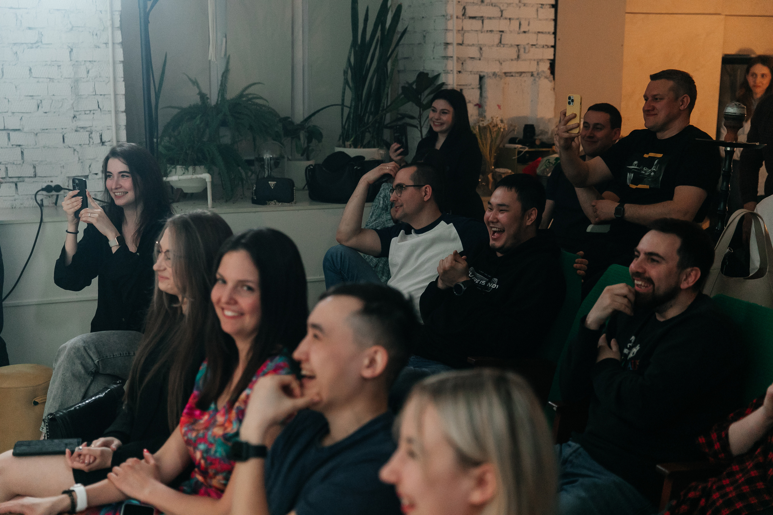 Открытый микрофон в Пространстве «Кудри и цветы». Душевный фотограф Ваших самых ярких событий Марина Погребняк