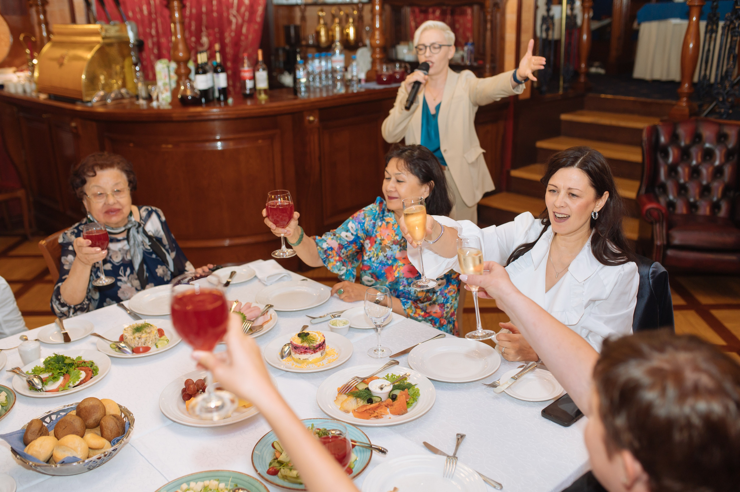 ведущая в СПб, ведущая на свадьбу, ведущая на юбилей, ведущие корпоратива