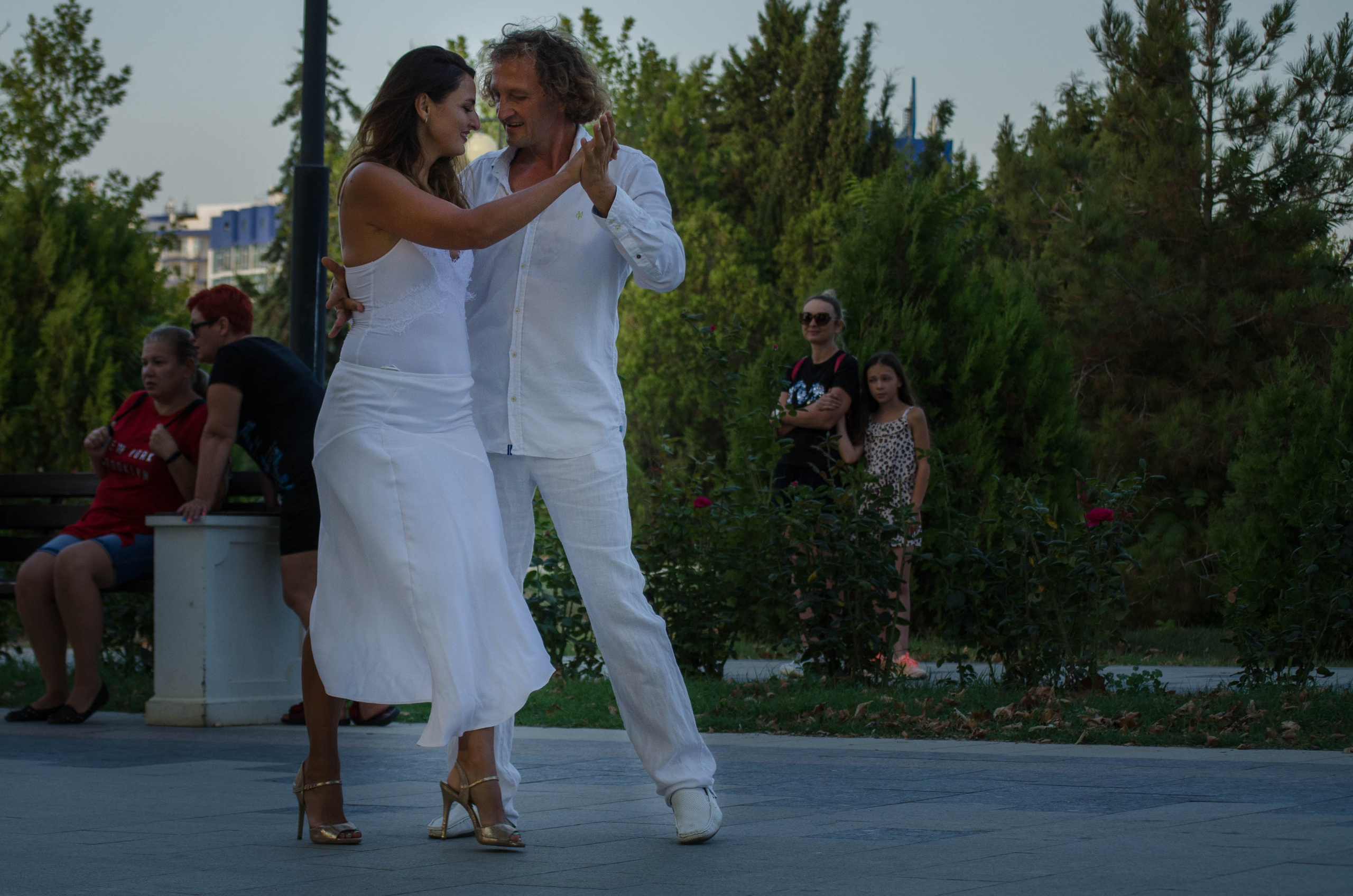 Фотограф на ваше мероприятие в Крыму | Съемка милонг и фестивалей | Илья Желдак. Профессиональная фотосъемка в Крыму. Натуральные эмоции и живые кадры. Забронируйте дату прямо сейчас!