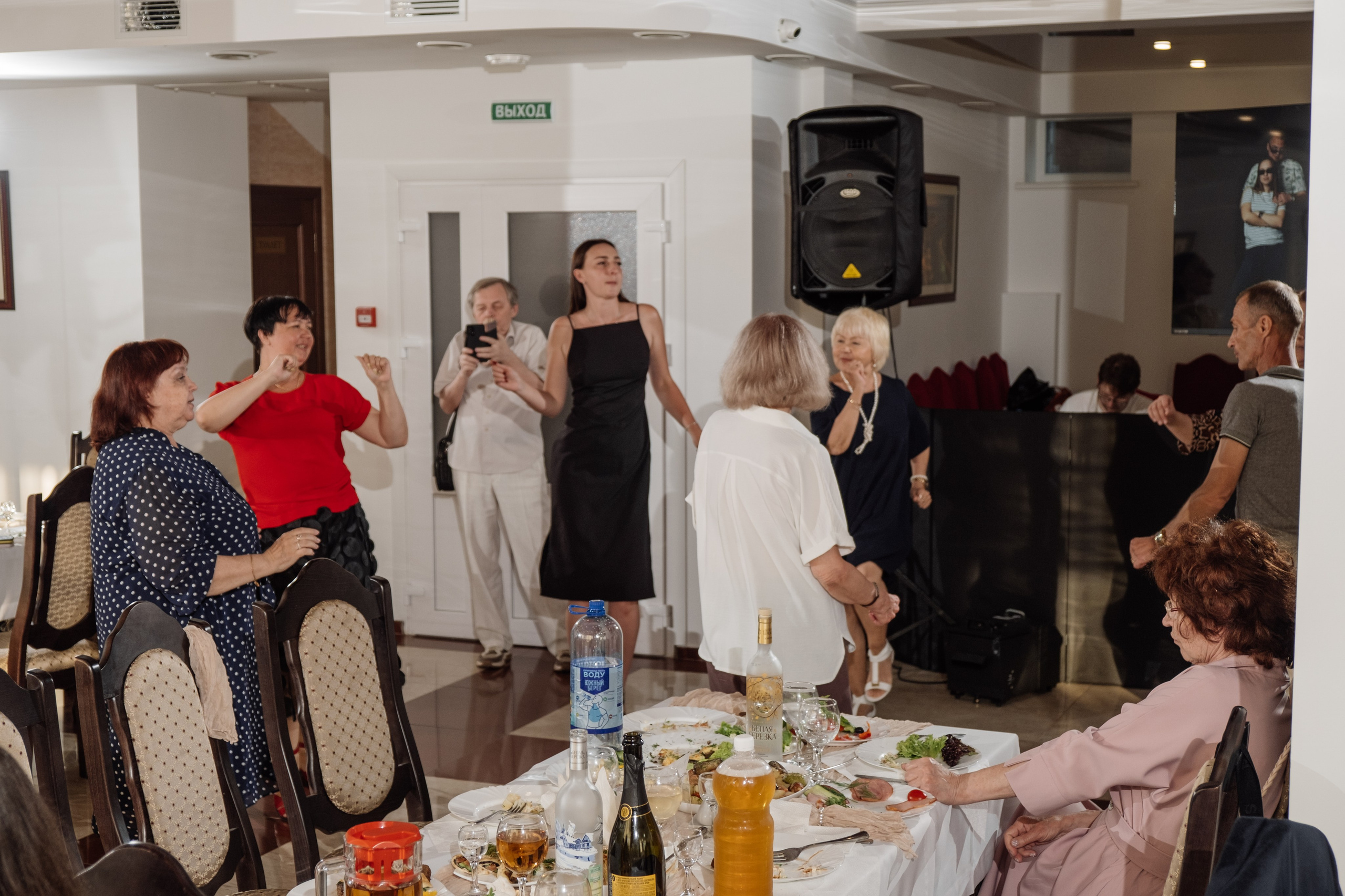 Свадебный ретопртаж. Профессиональная фотосъемка в Крыму. Натуральные эмоции и живые кадры. Забронируйте дату прямо сейчас!