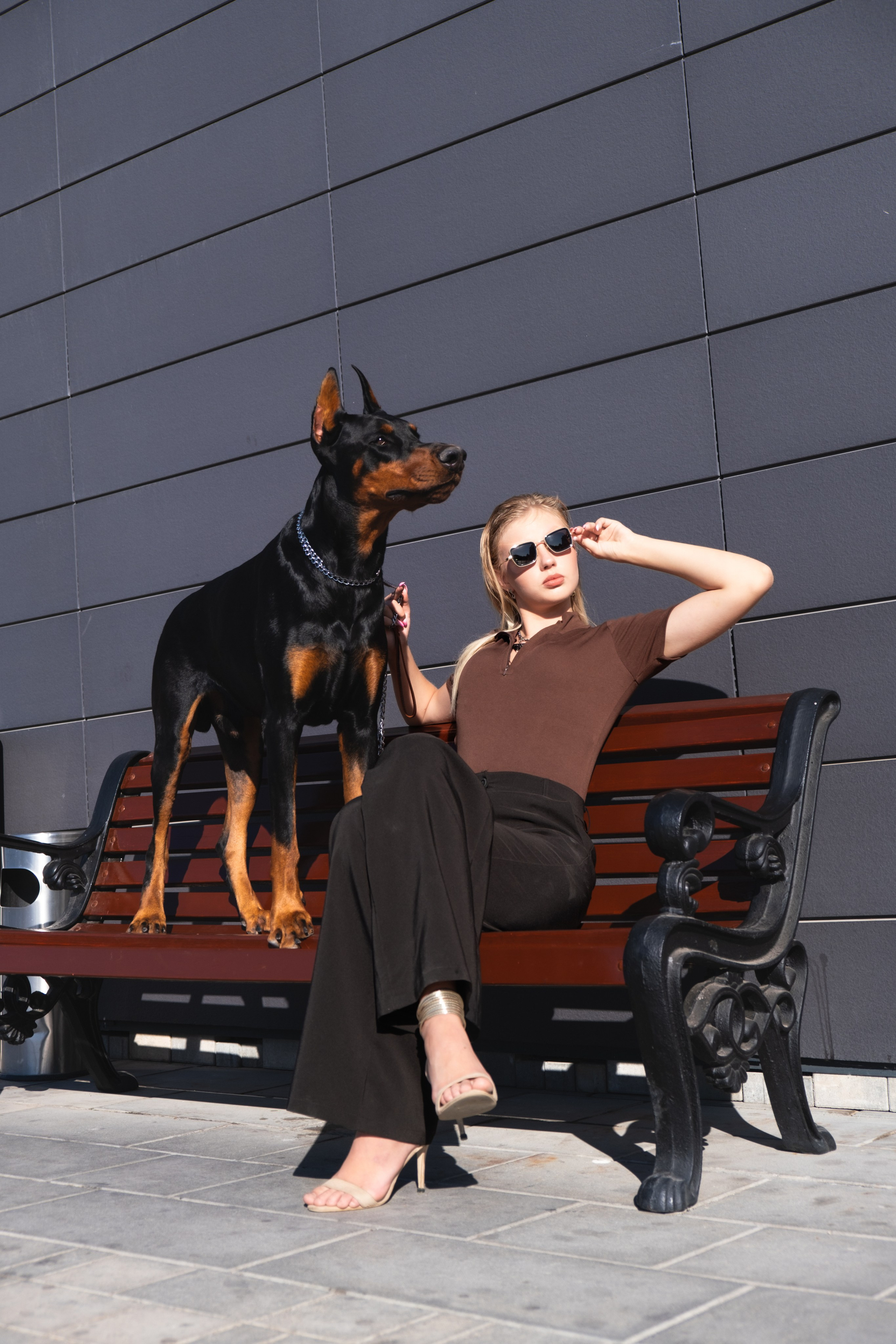 Фотосессия с Доберманом. Профессиональная фотосъемка в Крыму. Натуральные эмоции и живые кадры. Забронируйте дату прямо сейчас!