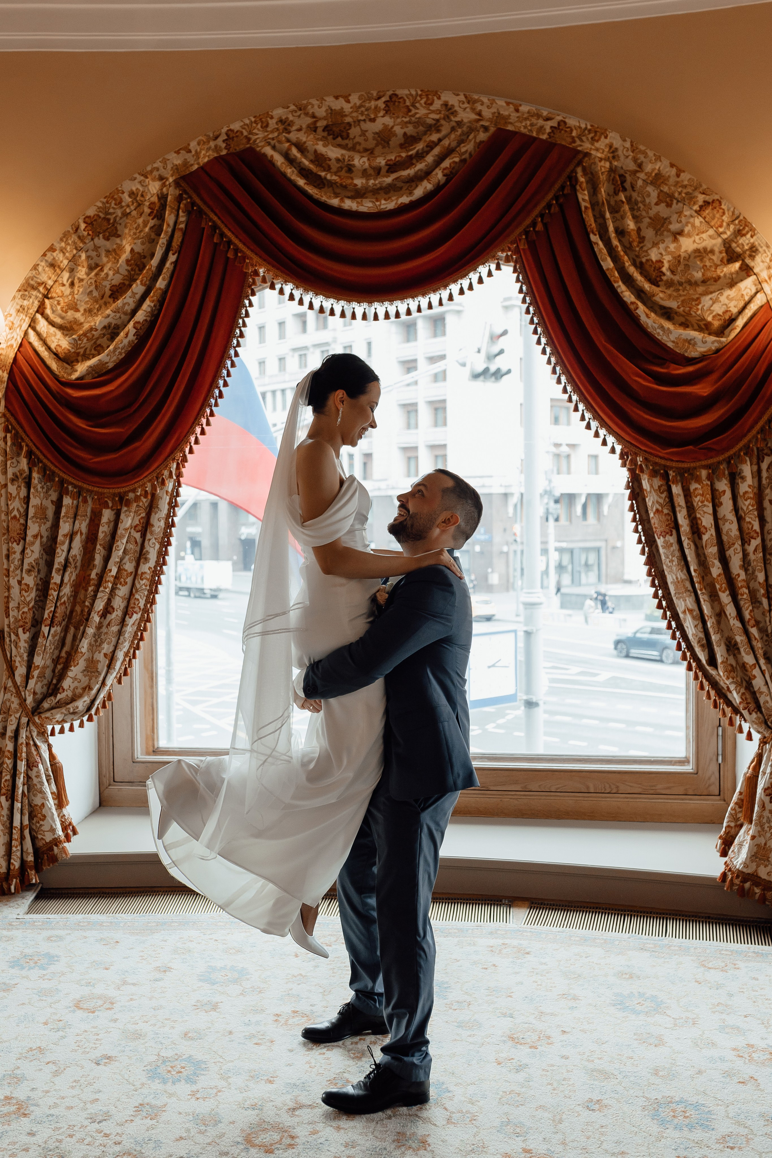 свадебная фотосессия в отеле Националь в Москве