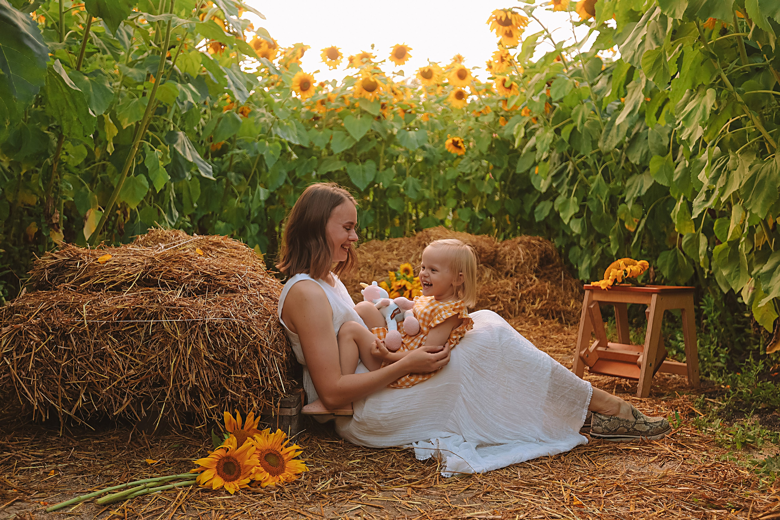 Подсолнухи. Семейный фотограф Тюмень, фотограф на роды Салмина Мария
