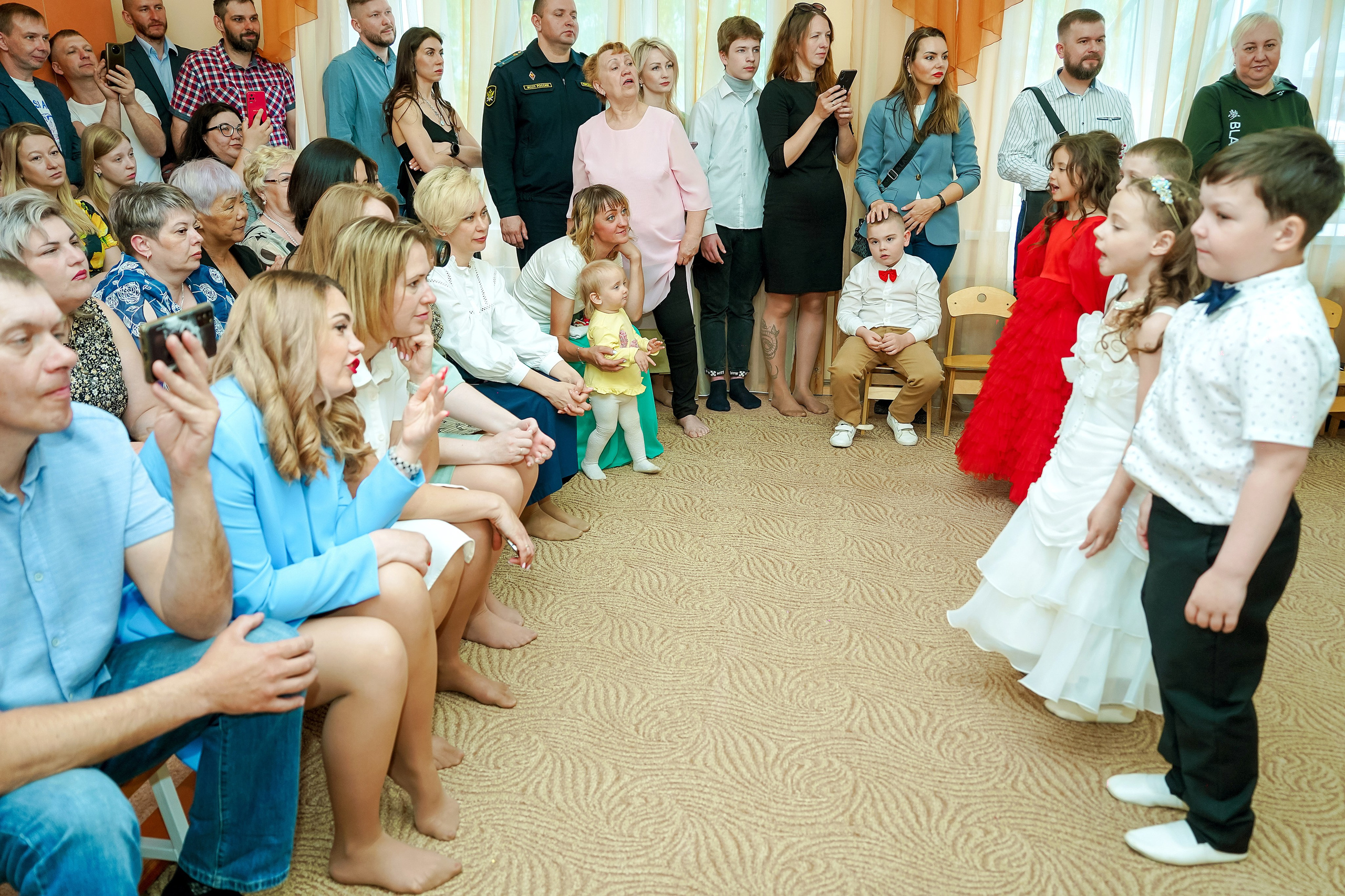 Фотосъемка видеосъёмка фотограф видеооператор новогодних утренников  в. Фотограф, видеооператор Нина Коршунова