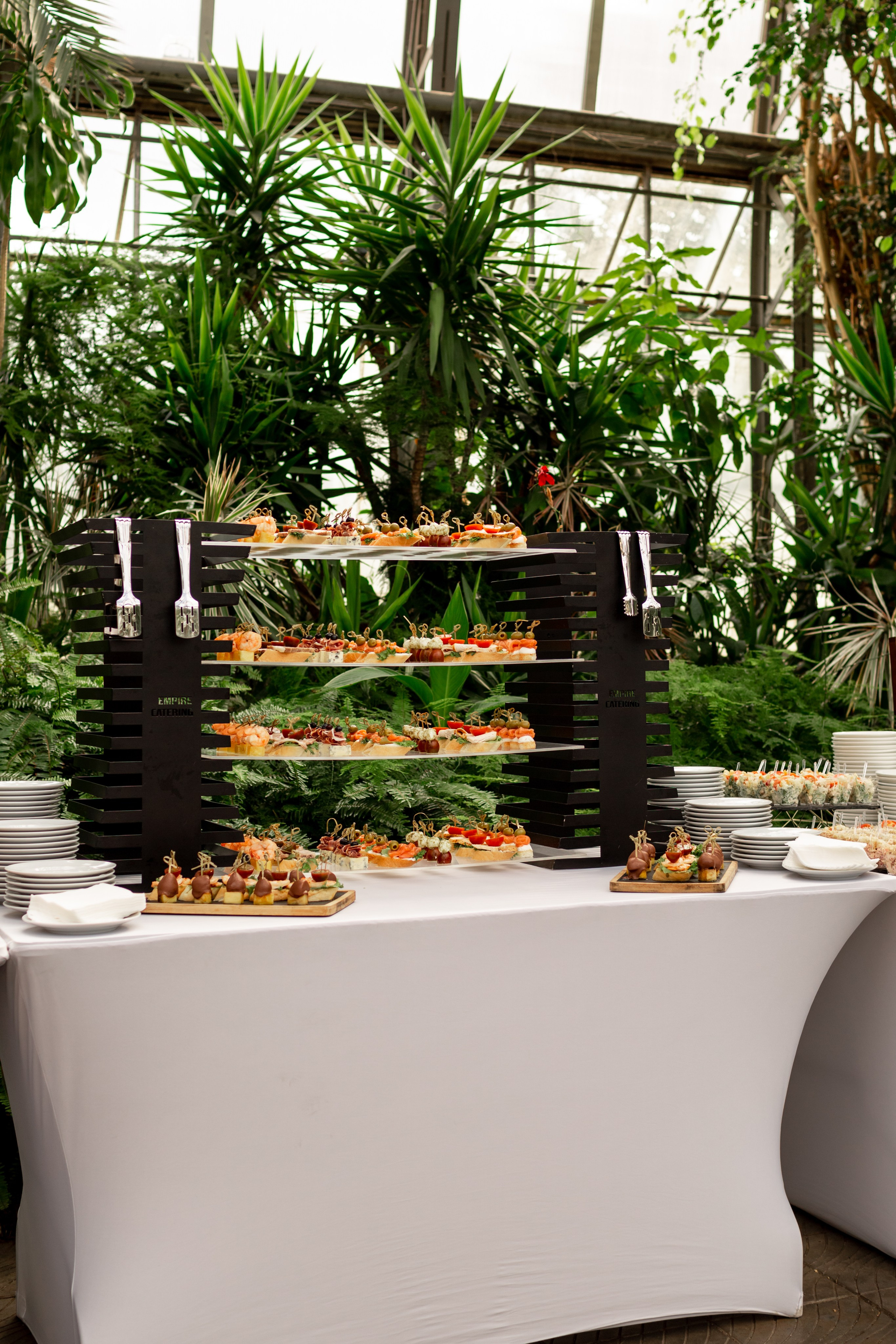 Выездная регистрация в Оранжерее Таврического сада. Свадебный фотограф Кирилл Белый