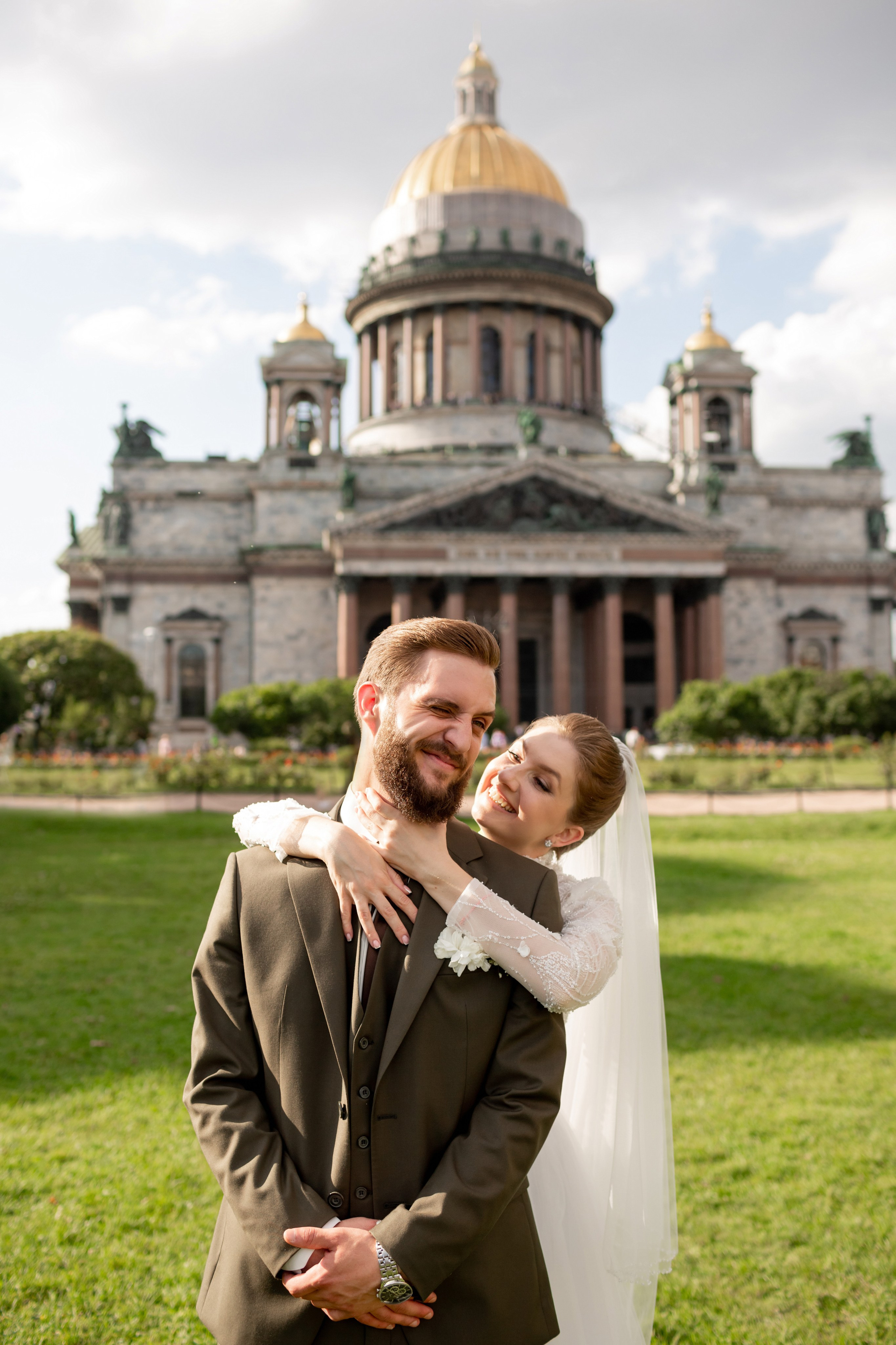 Свадебная фотопрогулка в Петербурге. Свадебный фотограф Кирилл Белый