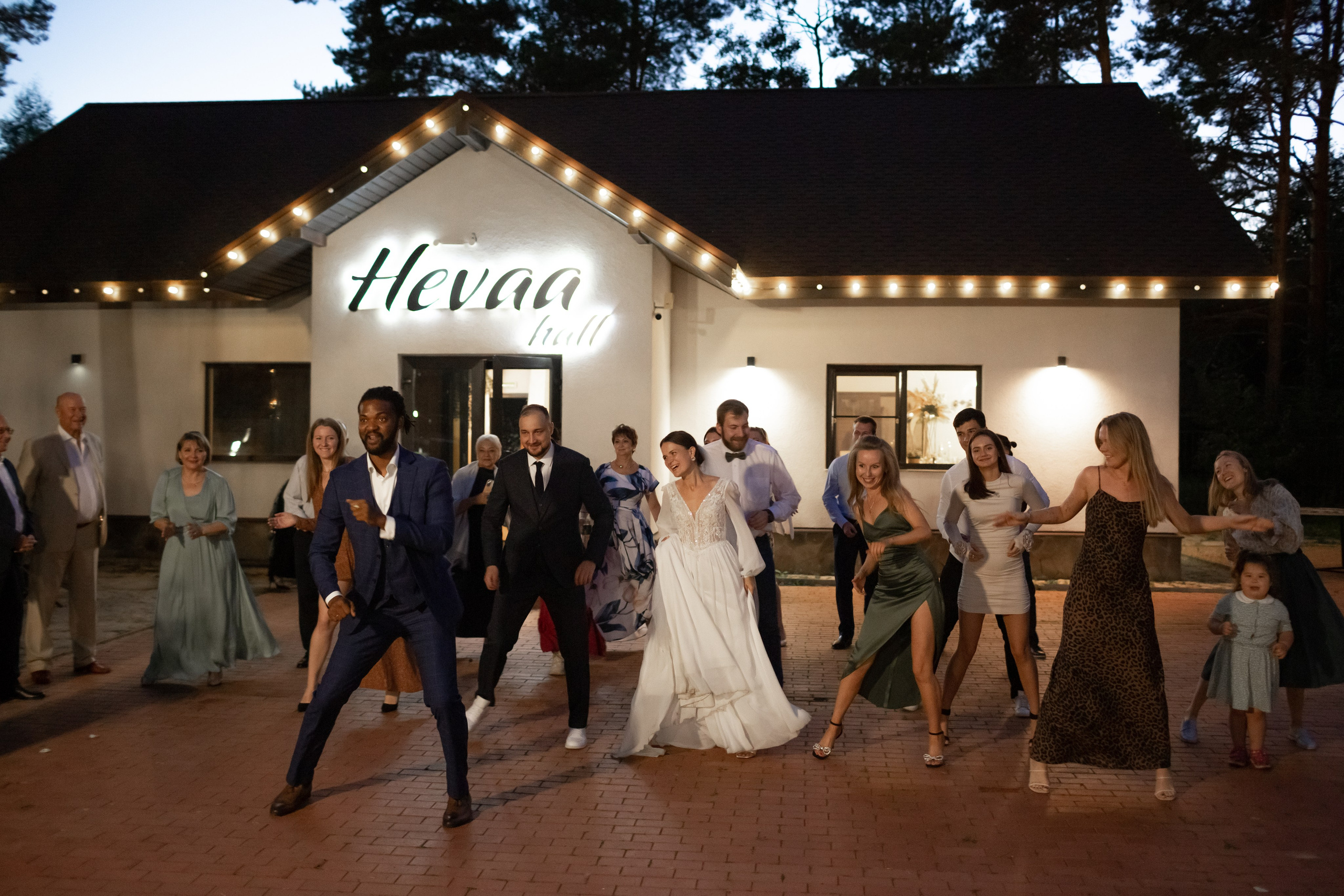 Свадебная фотопрогулка в Пушкине. Свадебный фотограф Кирилл Белый