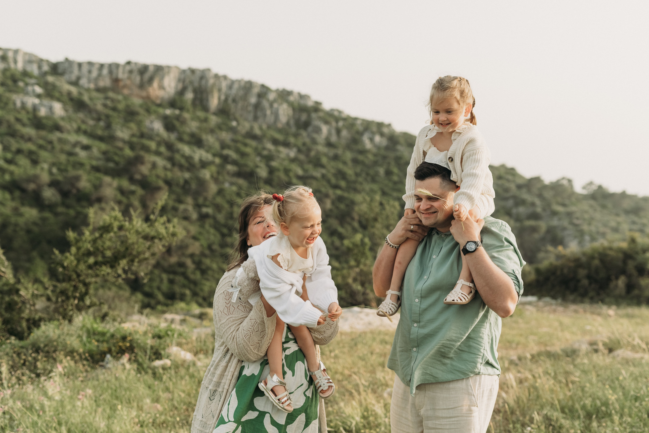 Family: Iryna, Vlad, Yasmin & Arina. Family photographer in Israel | Alesya Superfin
