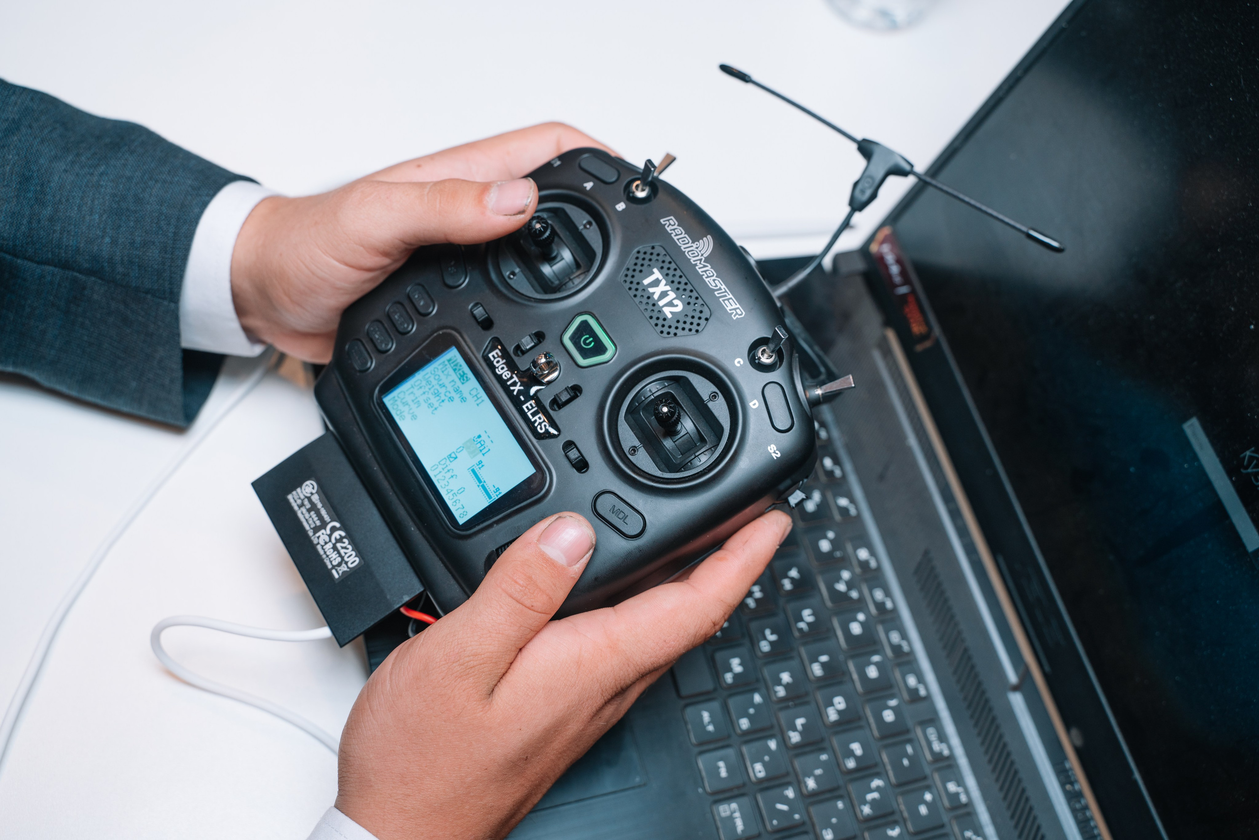 Репортажные съемки. Дипломированный фотограф в Новосибирске. Фотографирую свадьбы, репортажи, индивидуальные фотосессии, lovestory(семейные)