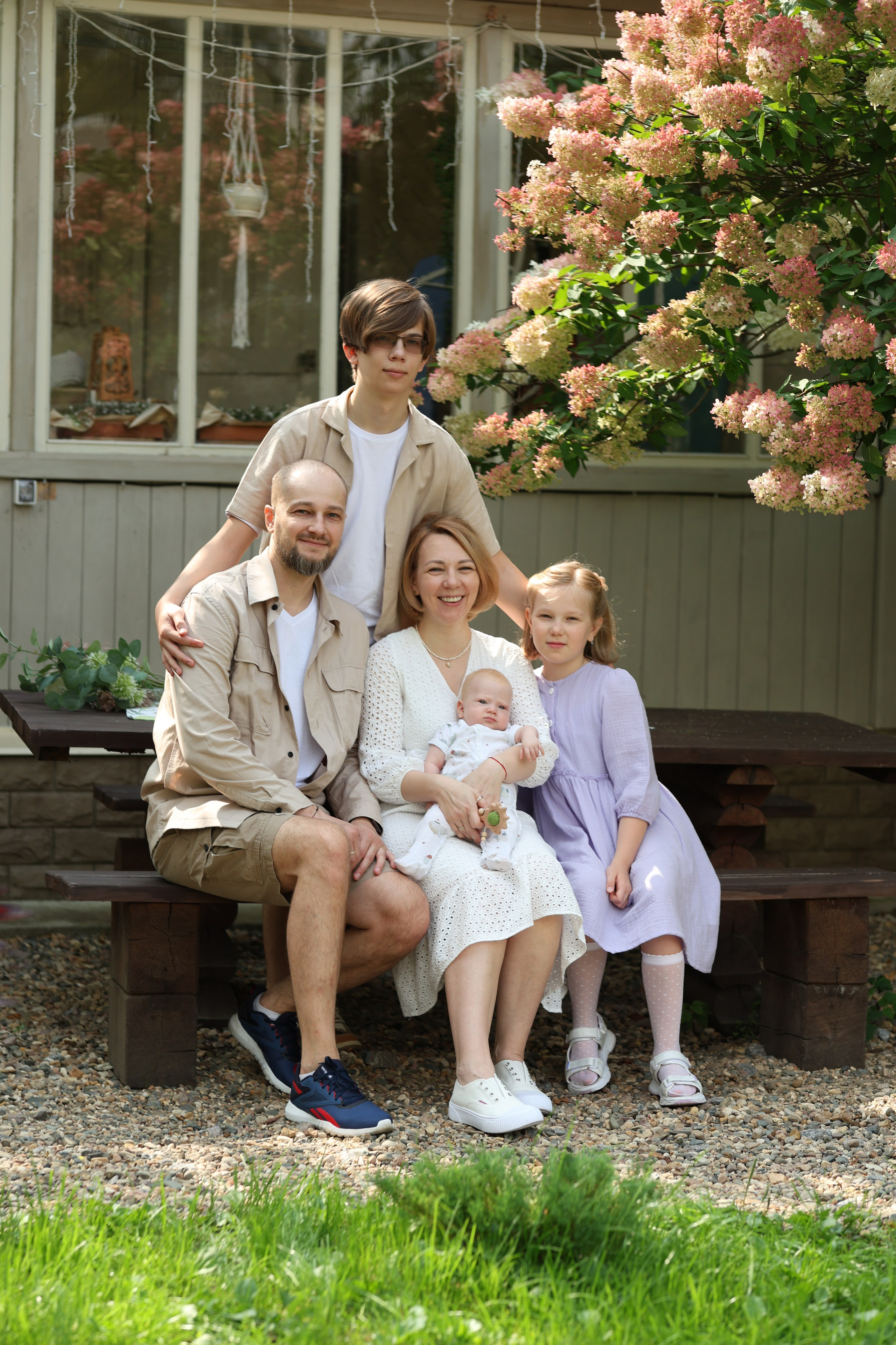 Семейная фотосессия в загородной студии. Фотограф в Железнодорожном и Балашихе