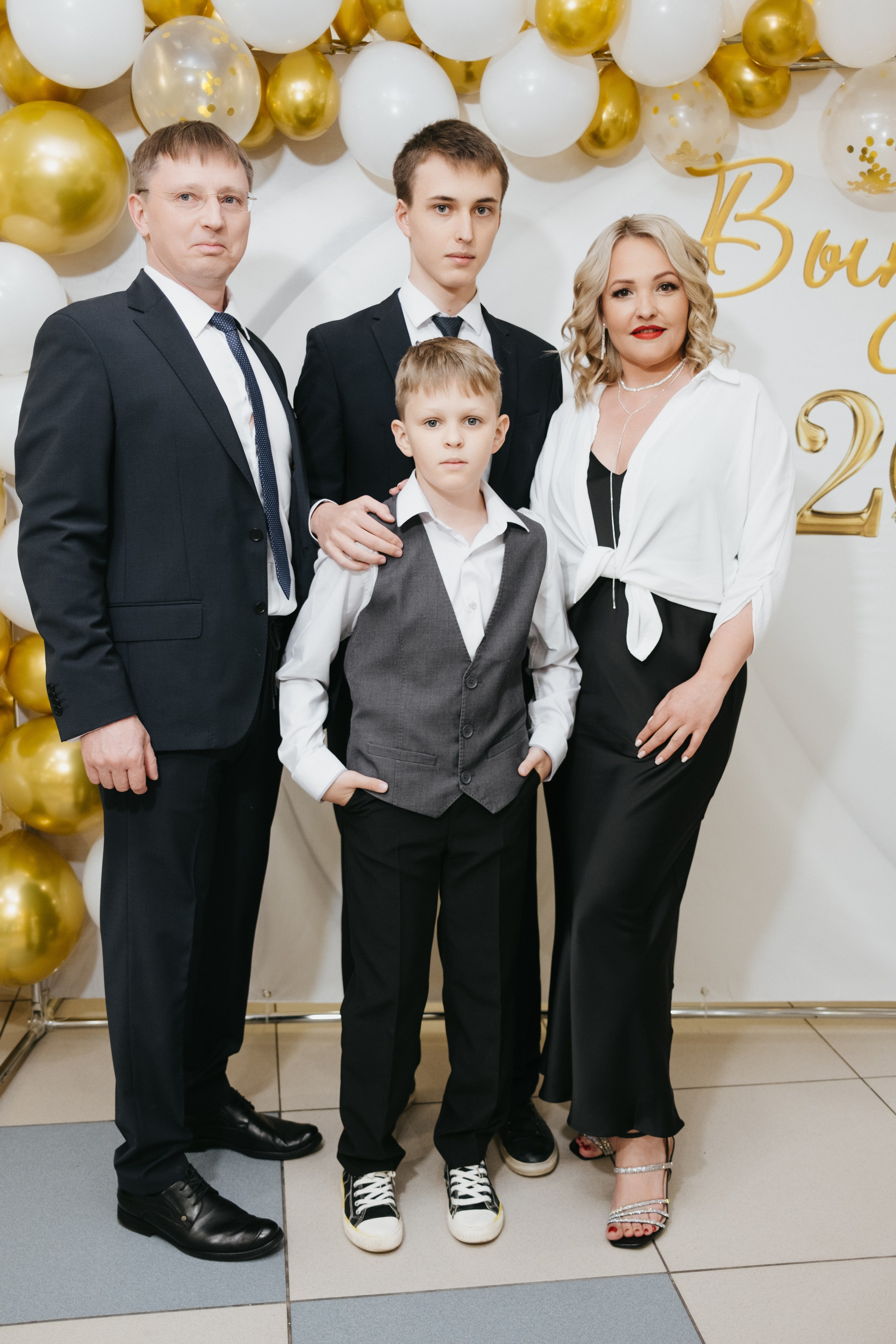 Выпускной 11 класс школы № 30. Свадебный и репортажной фотограф Денис Ожигин в Краснодаре и Краснодарском крае