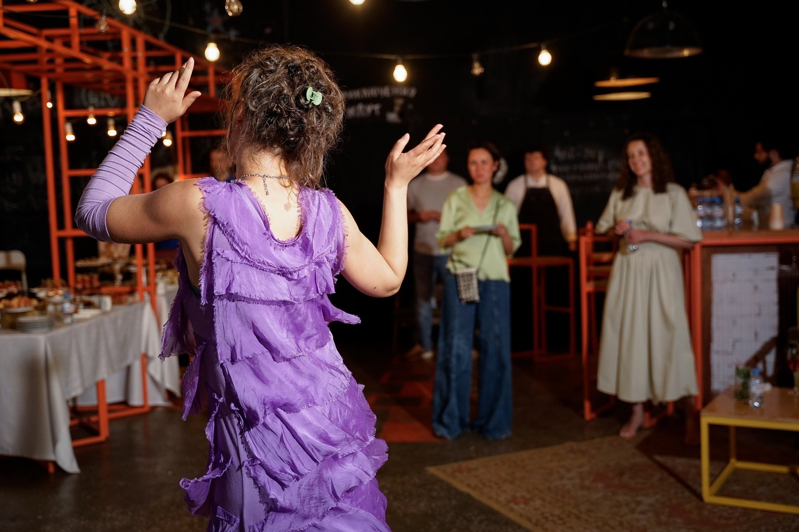 Репортажная съемка частной вечеринки в лофте