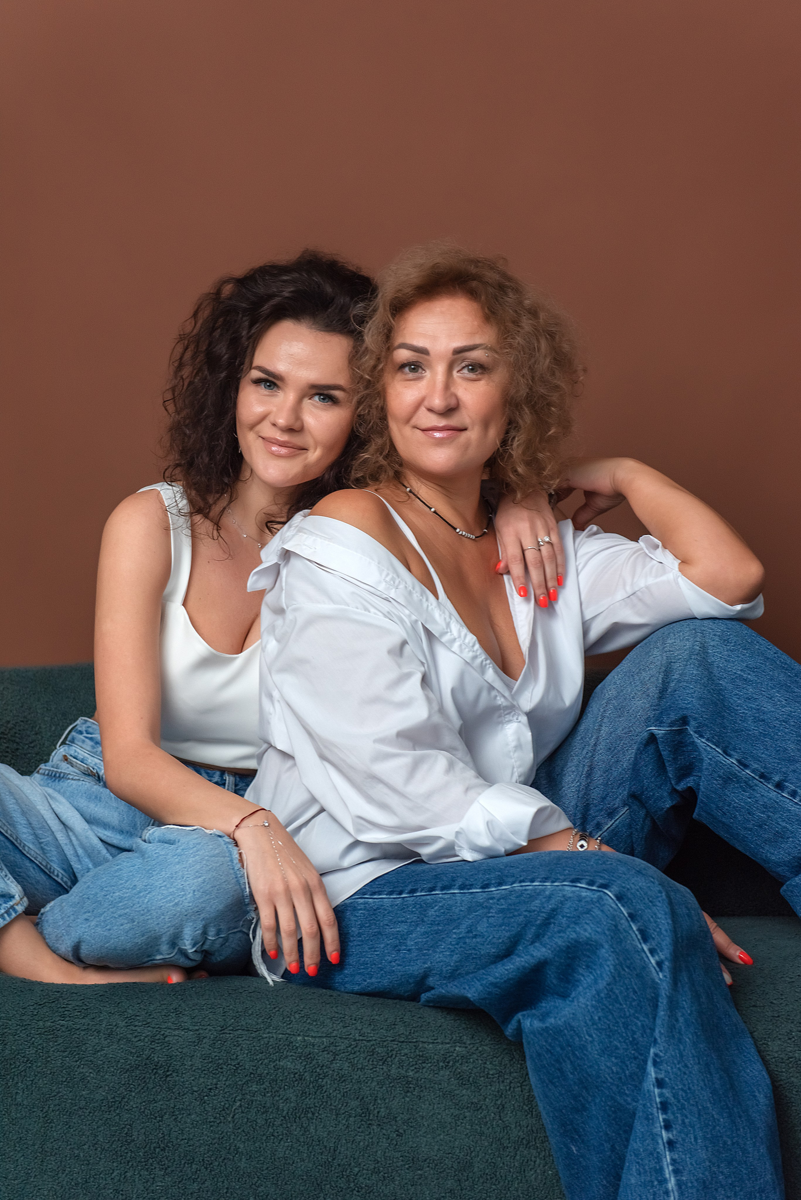 Студийная съемка «Мама с дочкой» Оля и Алина. Семейный и коммерческий фотограф в Сочи Александр Бодунов
