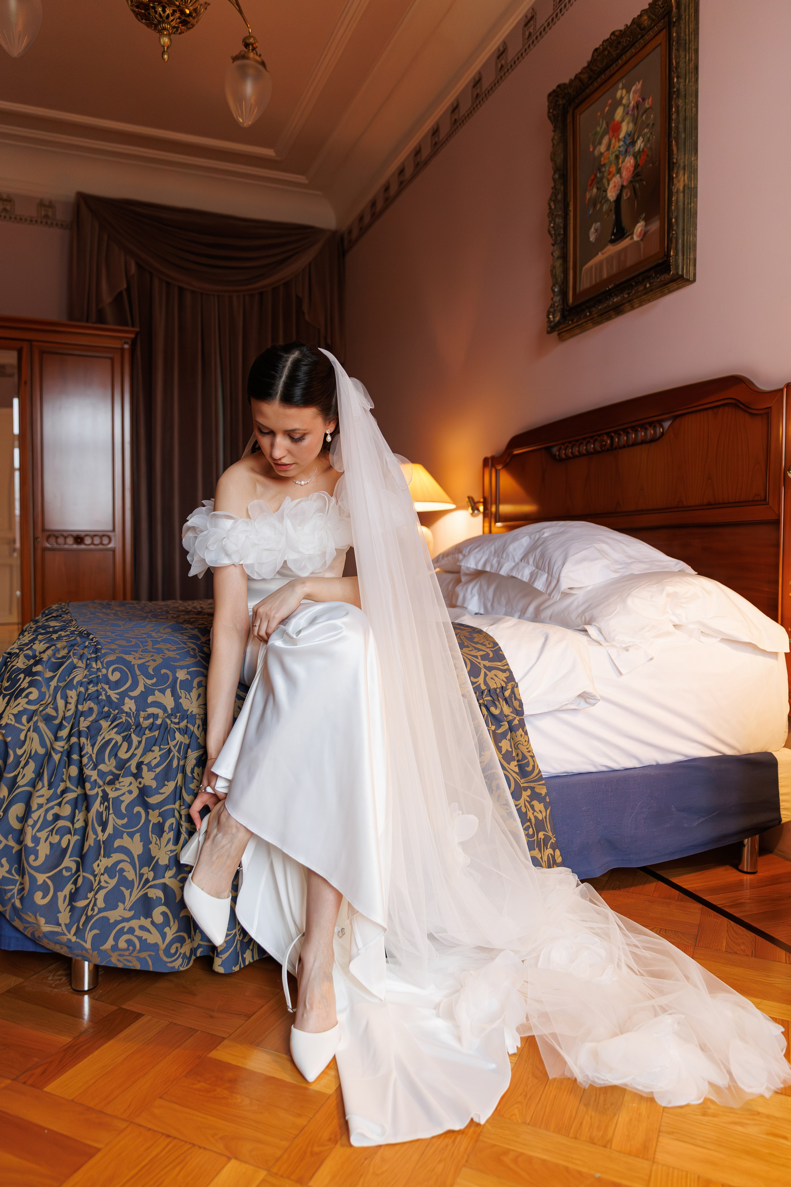 Свадебная фотосессия и сборы в гостинице Националь. Свадебный фотограф Москва и МО Сергей Киржаев