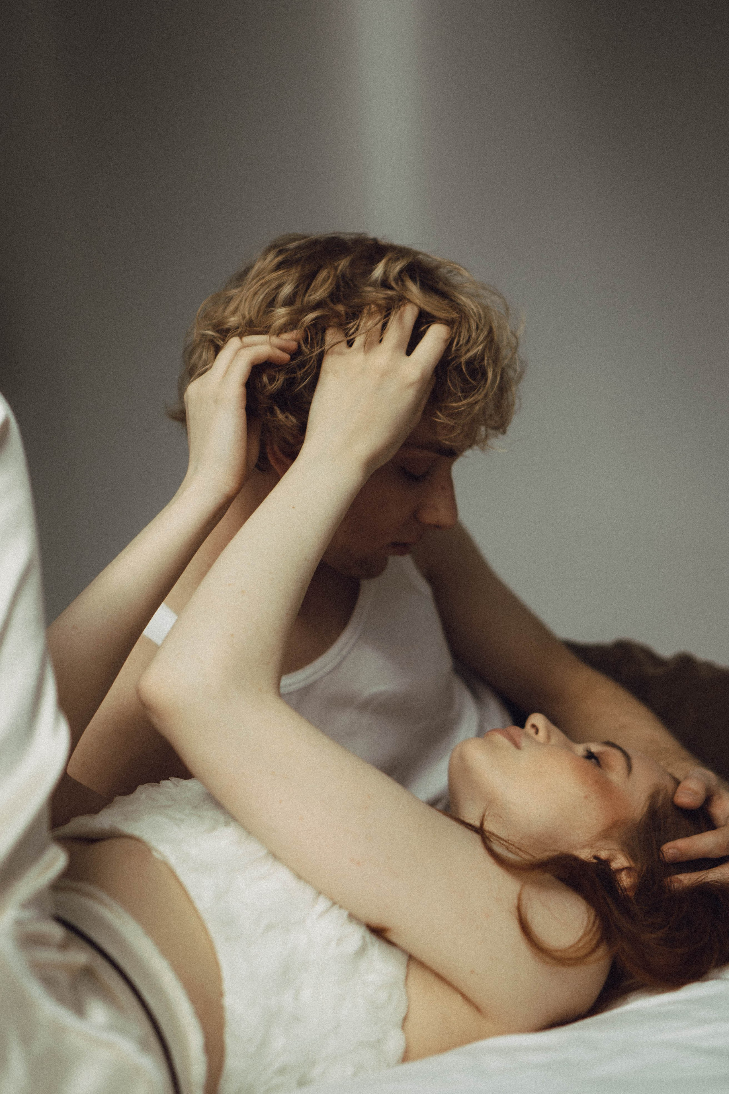 СВАДЕБНАЯ СЬЕМКА В ОТЕЛЕ. СБОРЫ ЖЕНИХА И НЕВЕСТЫ И ТАКЖЕ ТОР И ПОДГОТОВКА К ПРОГУЛКЕ. Профессиональный фотограф, Санкт-Петербург — Виктория Богомолова