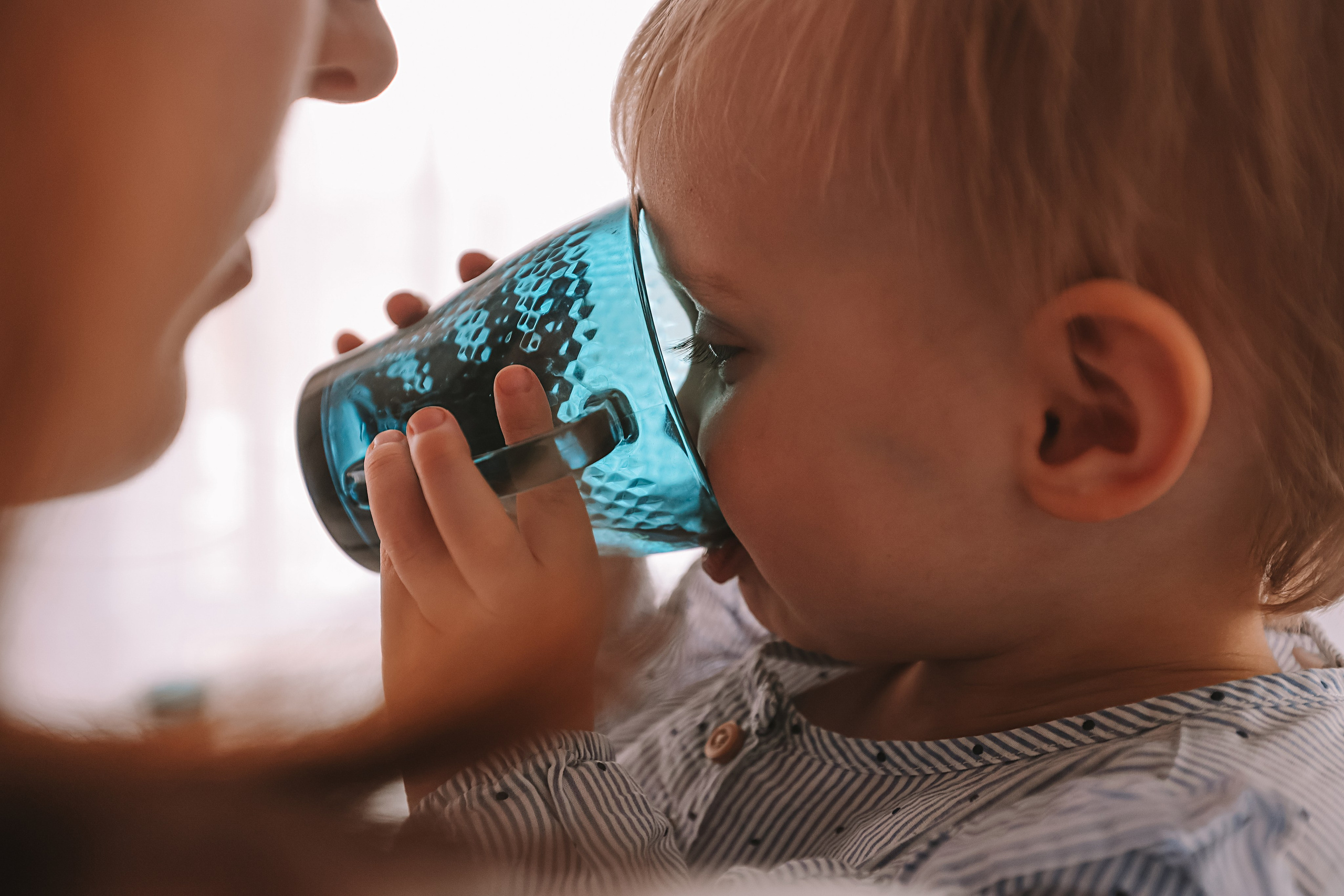 Семейная в домике (репортаж). Семейный фотограф Тюмень, фотограф на роды Салмина Мария