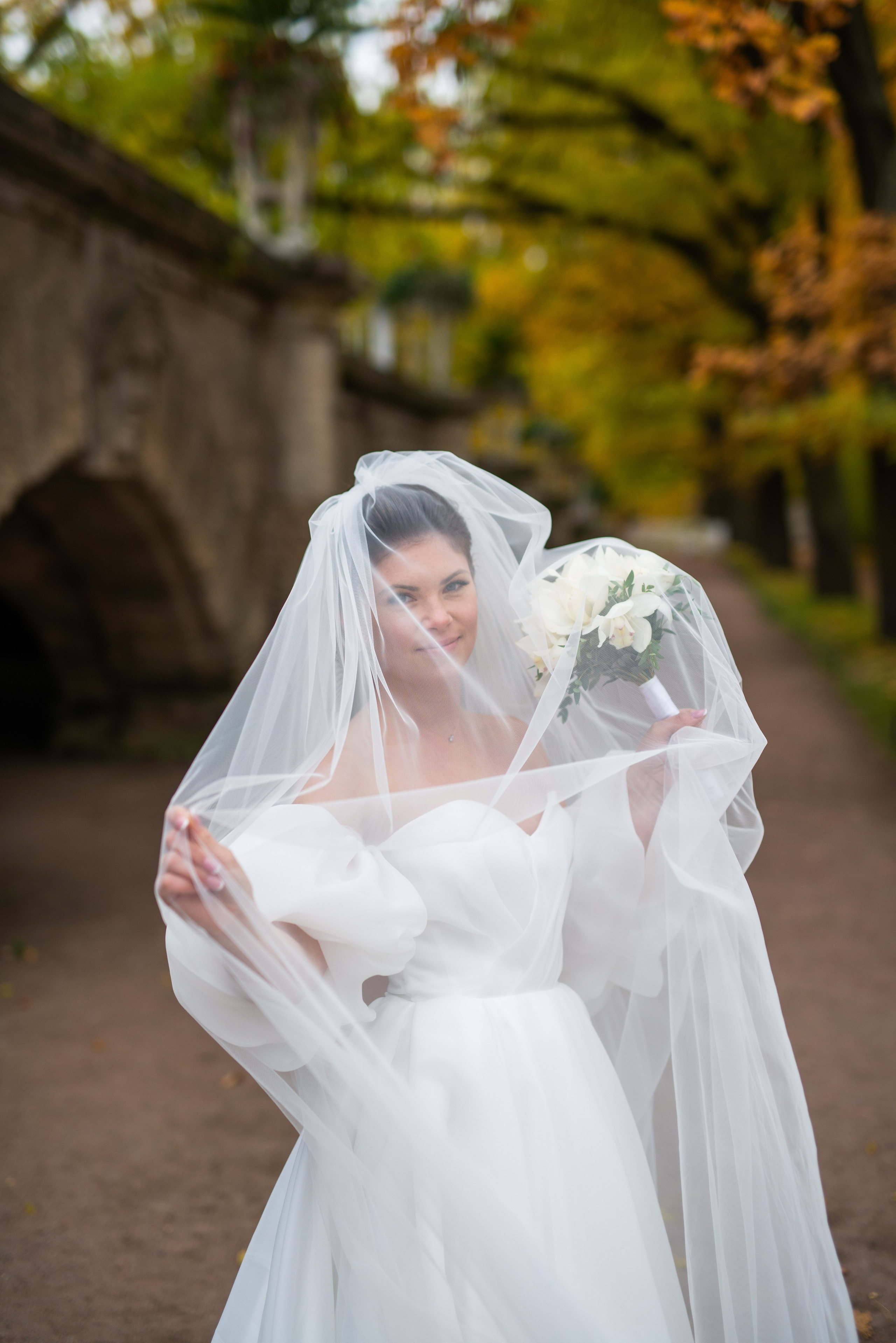 Осенняя свадебная прогулка в Екатерининском парке в Пушкине. Портретный, семейный и свадебный фотограф в Санкт-Петербурге и в Пушкине Ширяев Денис