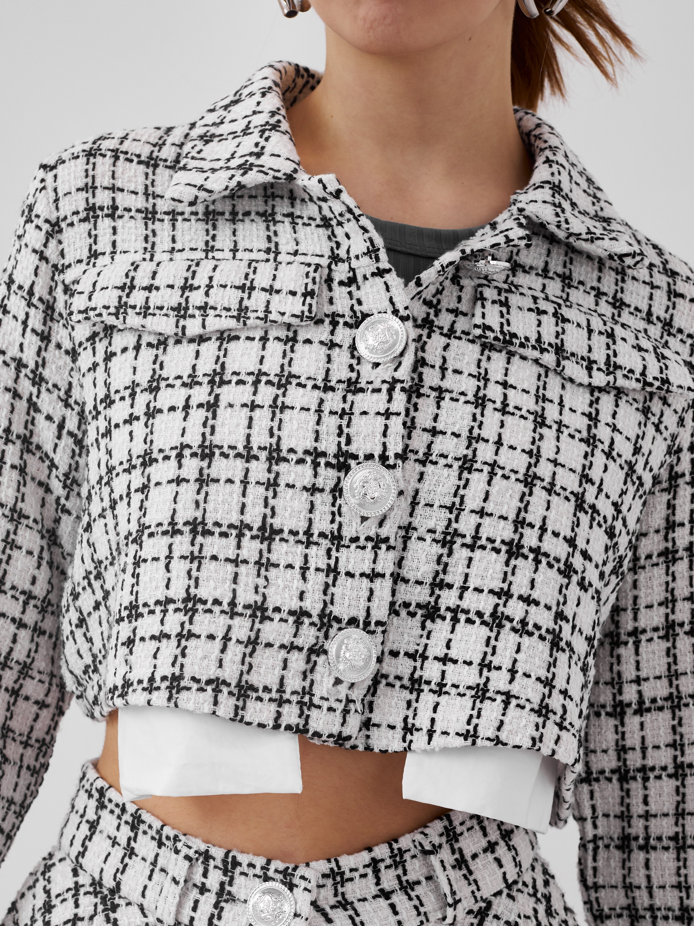 Фотосъемка костюма с юбкой пиджаком Екатеринбург Wildberries ВБ Ozon Озон фотосессия одежды Екб заказать цена фотосъемка товара WB костюмы. Фотограф Екатеринбург Анастасия Жерновская | Маркетплейсы и нейрофото