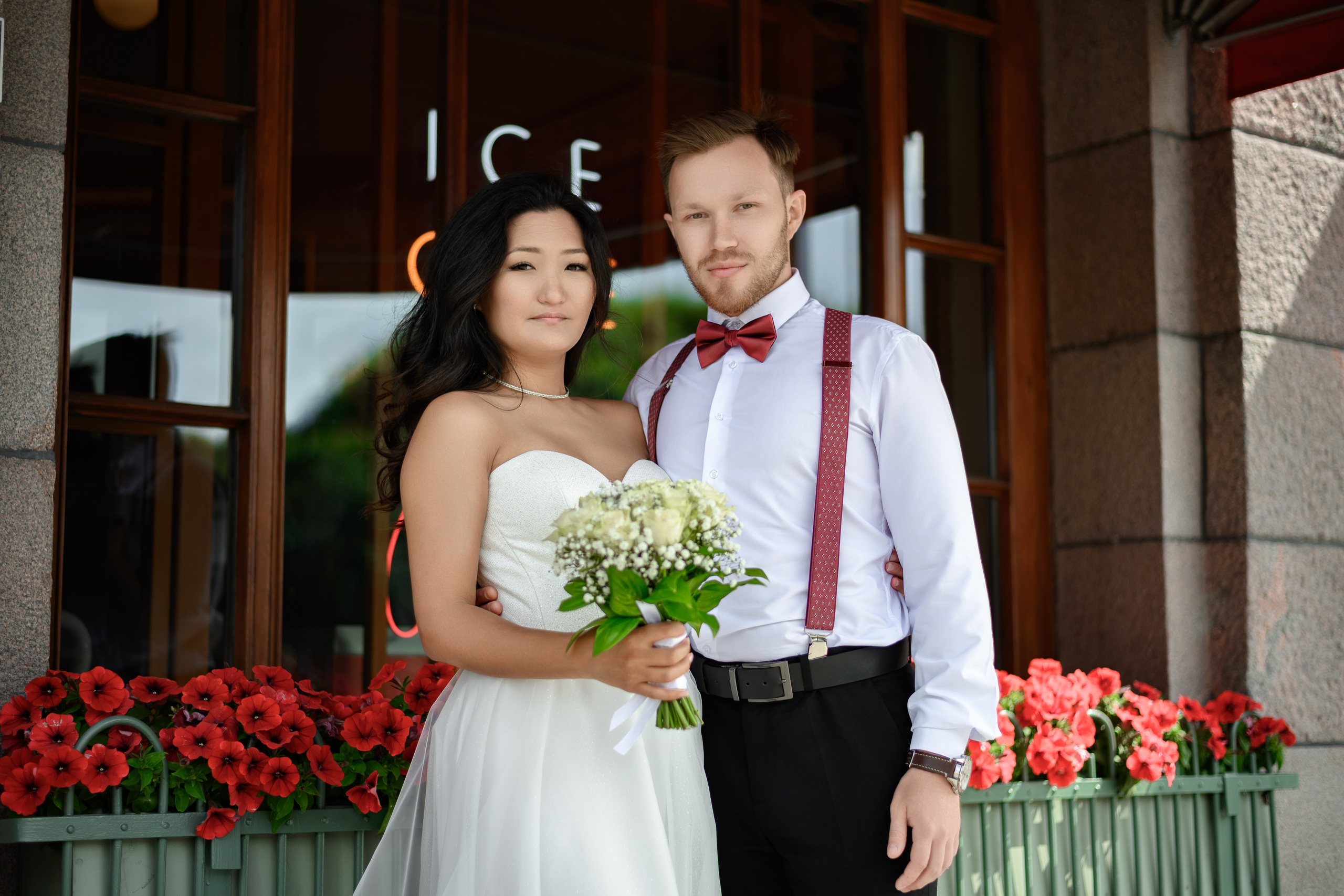 Свадебная фотосессия в центре Санкт-Петербурга. Фотограф Алексей Лукин. Свадьба, мероприятие, корпоратив, юбилей, фотосессия, портрет. Фотосъёмка в Санкт-Петербурге. Ретушь фотографий