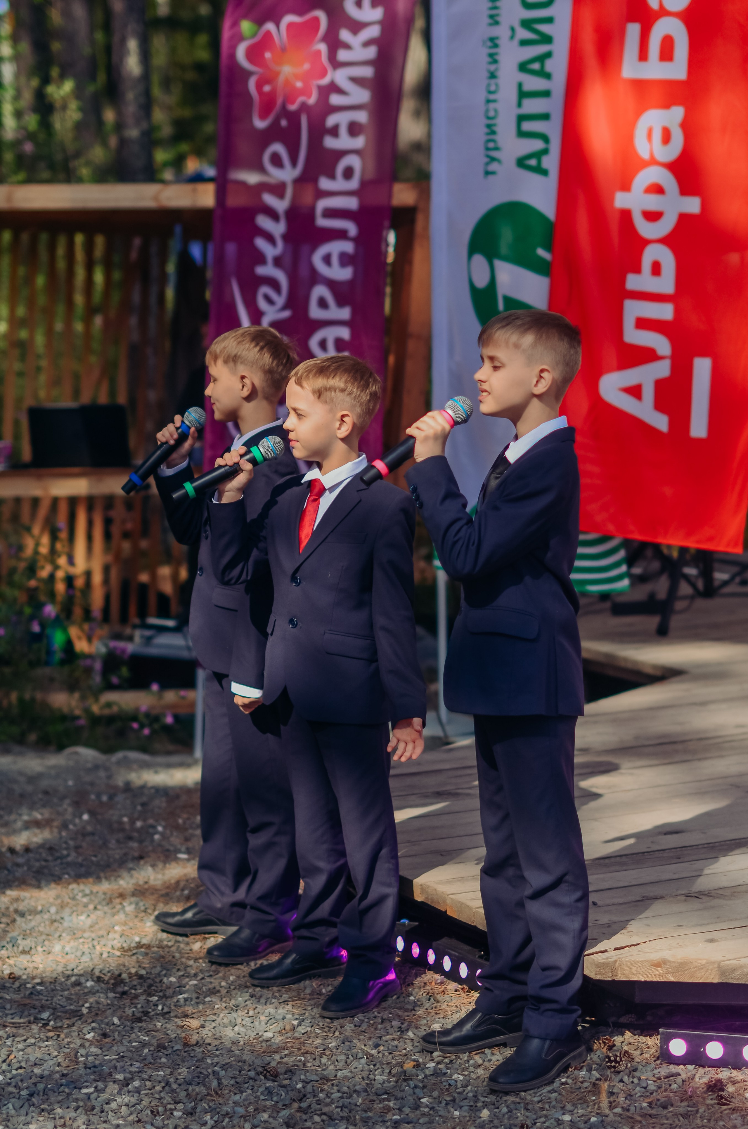 Фестиваль «Цветение Маральника на Алтае 2025». Фоторепортаж. Денисова Аля — фотограф для парных съемок и индивидуальных историй в Барнауле