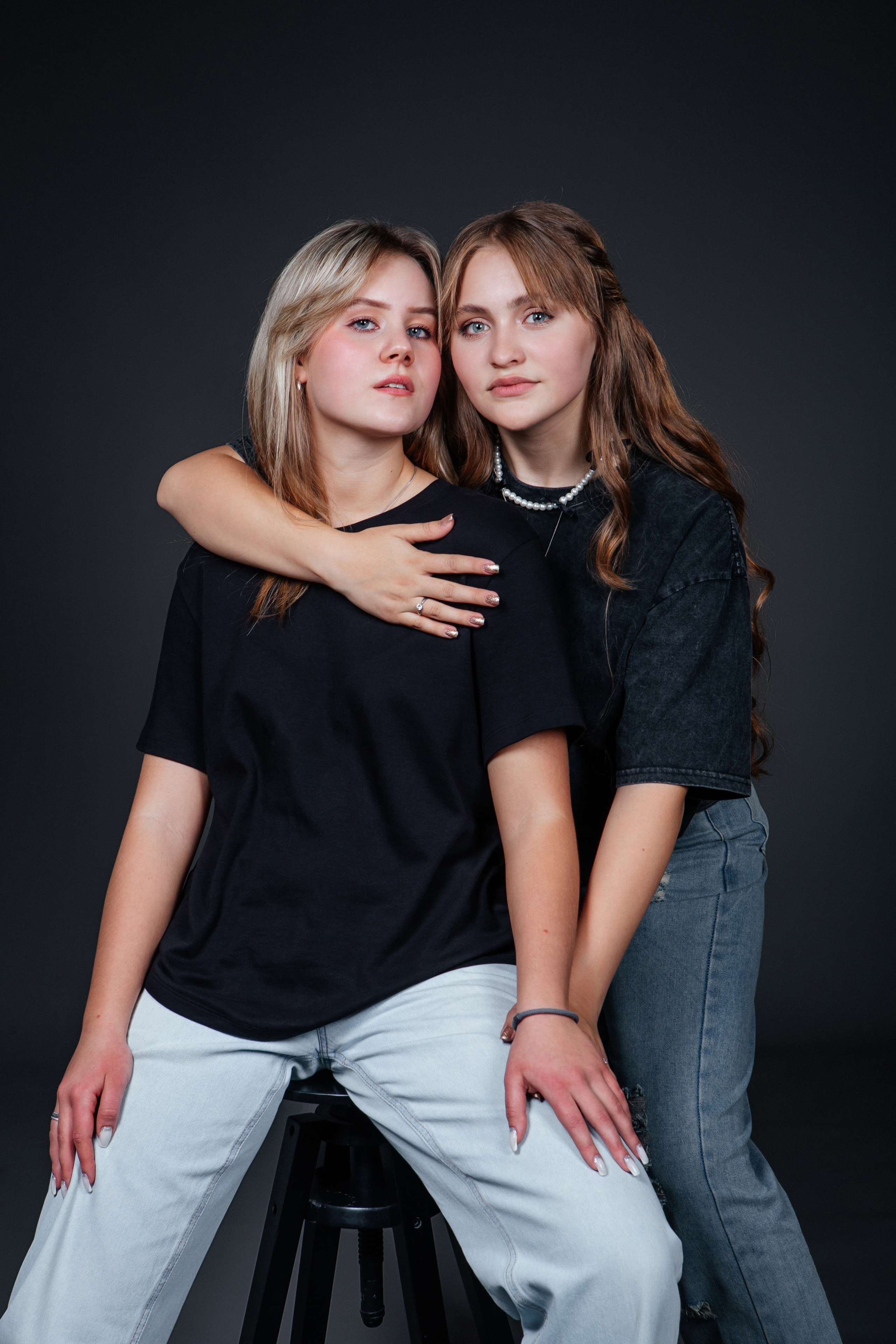 Черный фон. Фото дети. Выпускные альбомы Нижний Тагил