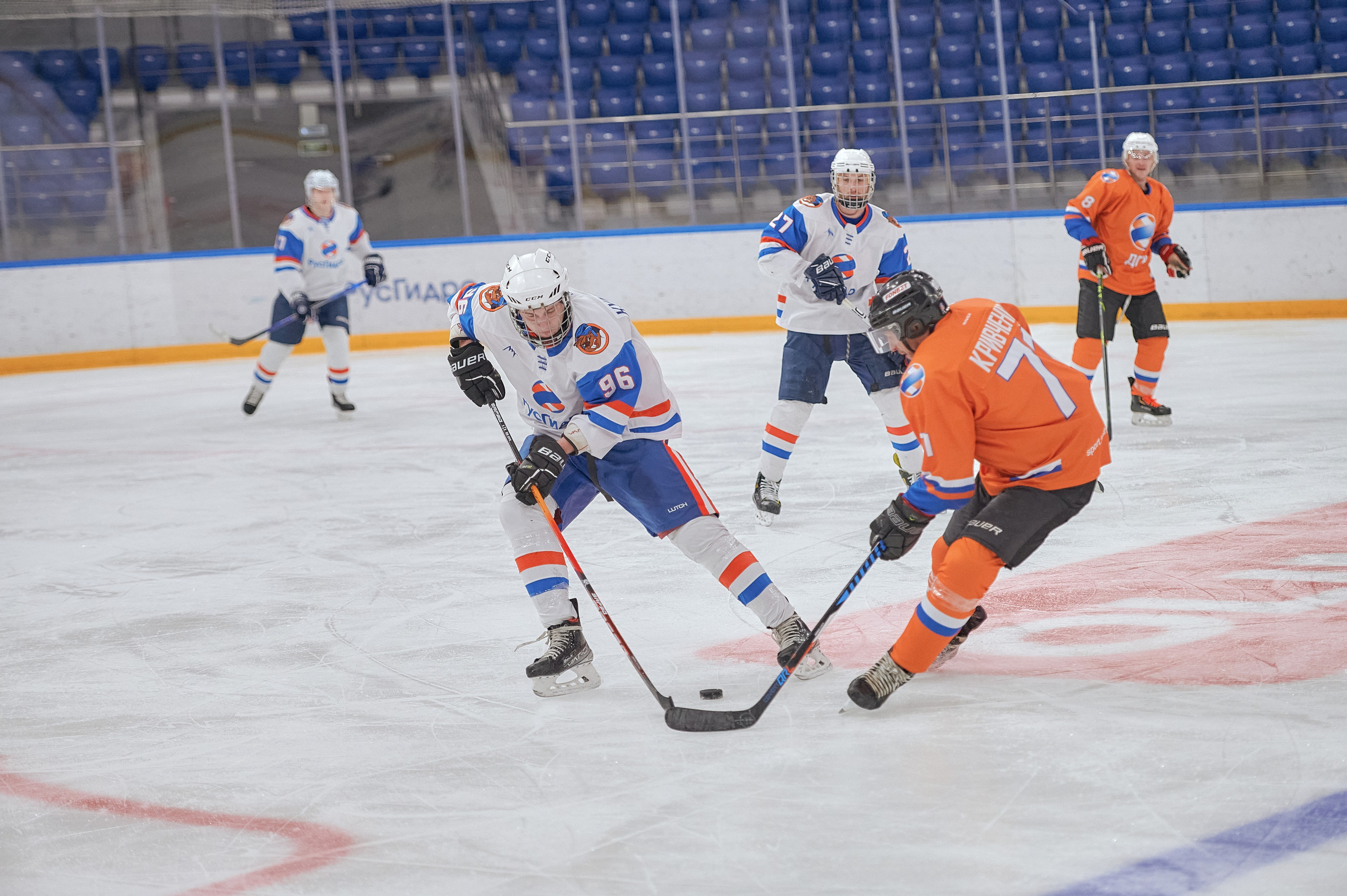 Портфолио репортажной фотосъёмки: Кристалл арена — Хоккей — РусГидро. Фотограф Яковлев Роман — Красноярск