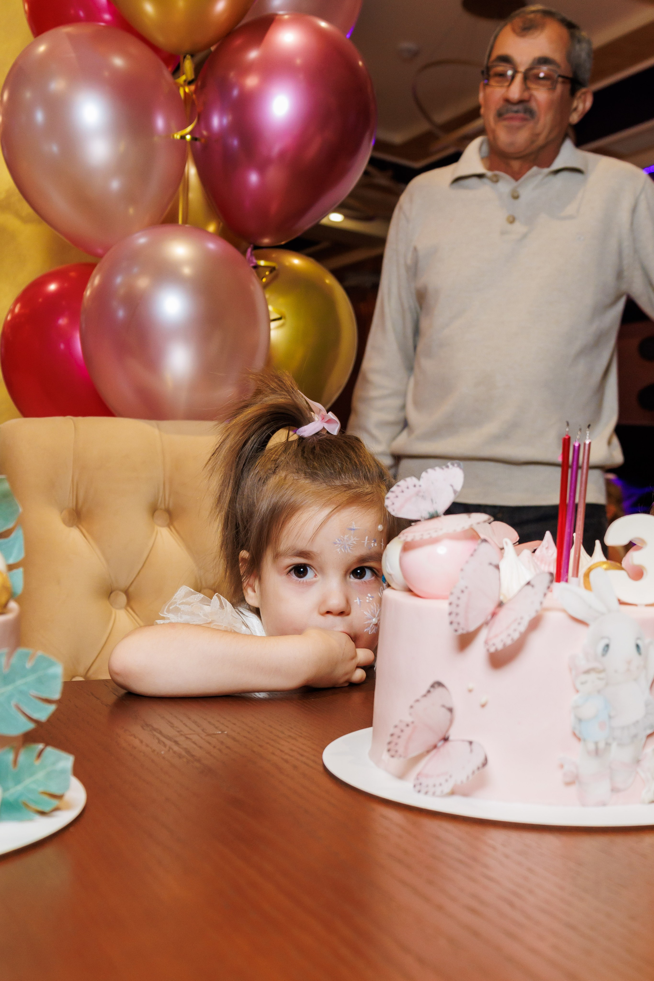 День рождения в ресторане. Фотограф в Москве Дмитрий Емельянов