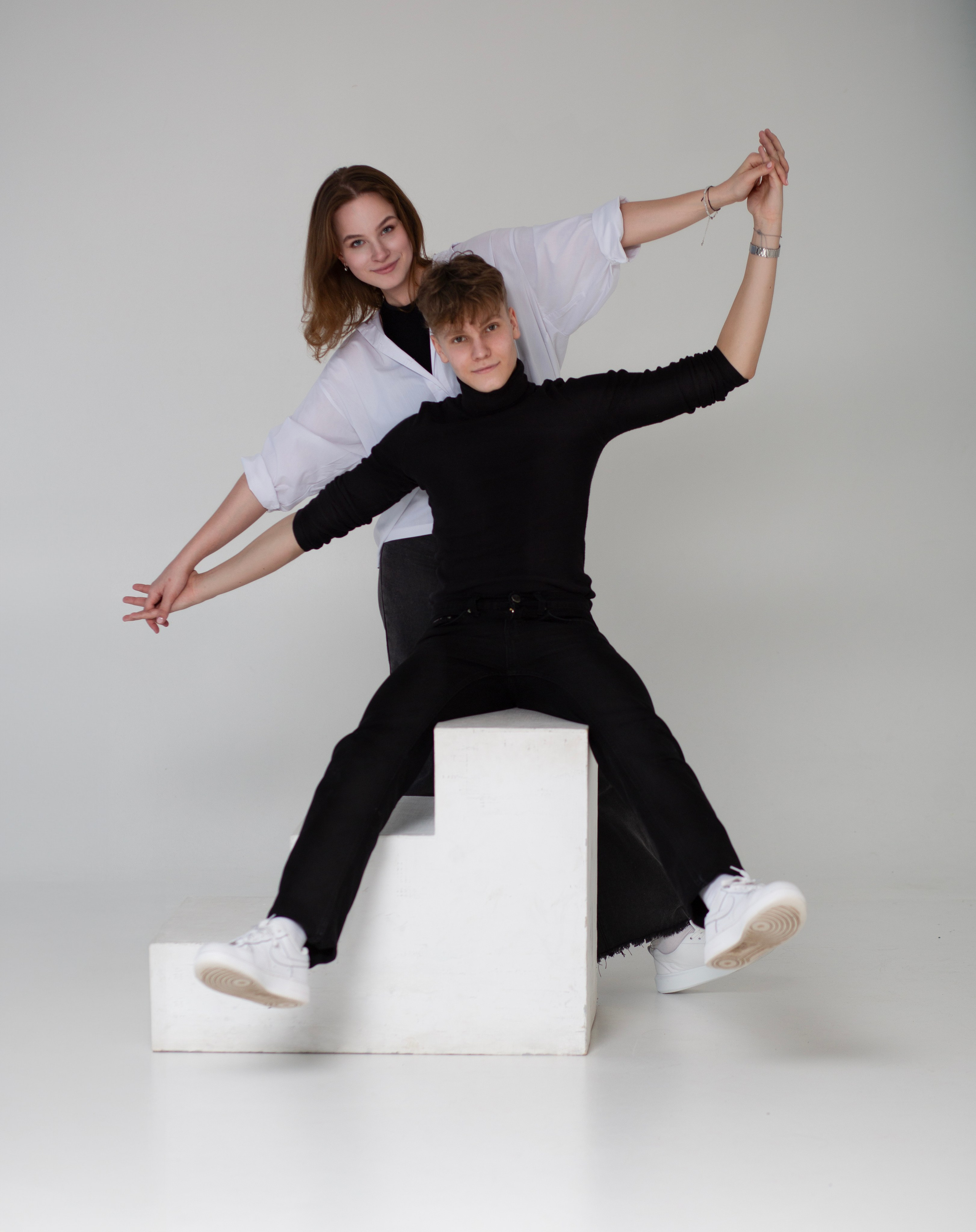 Даниил и Мария.Студийная съемка. Главная