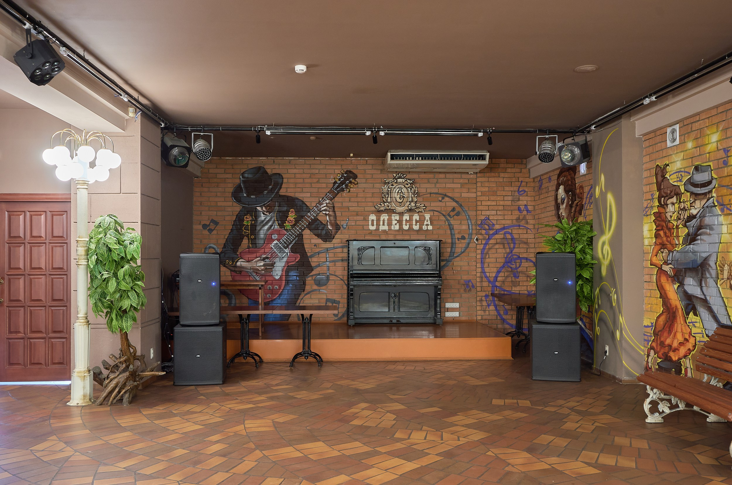 Ресторан Одесса. Абросимов Лев интерьерный и архитектурный фотограф
