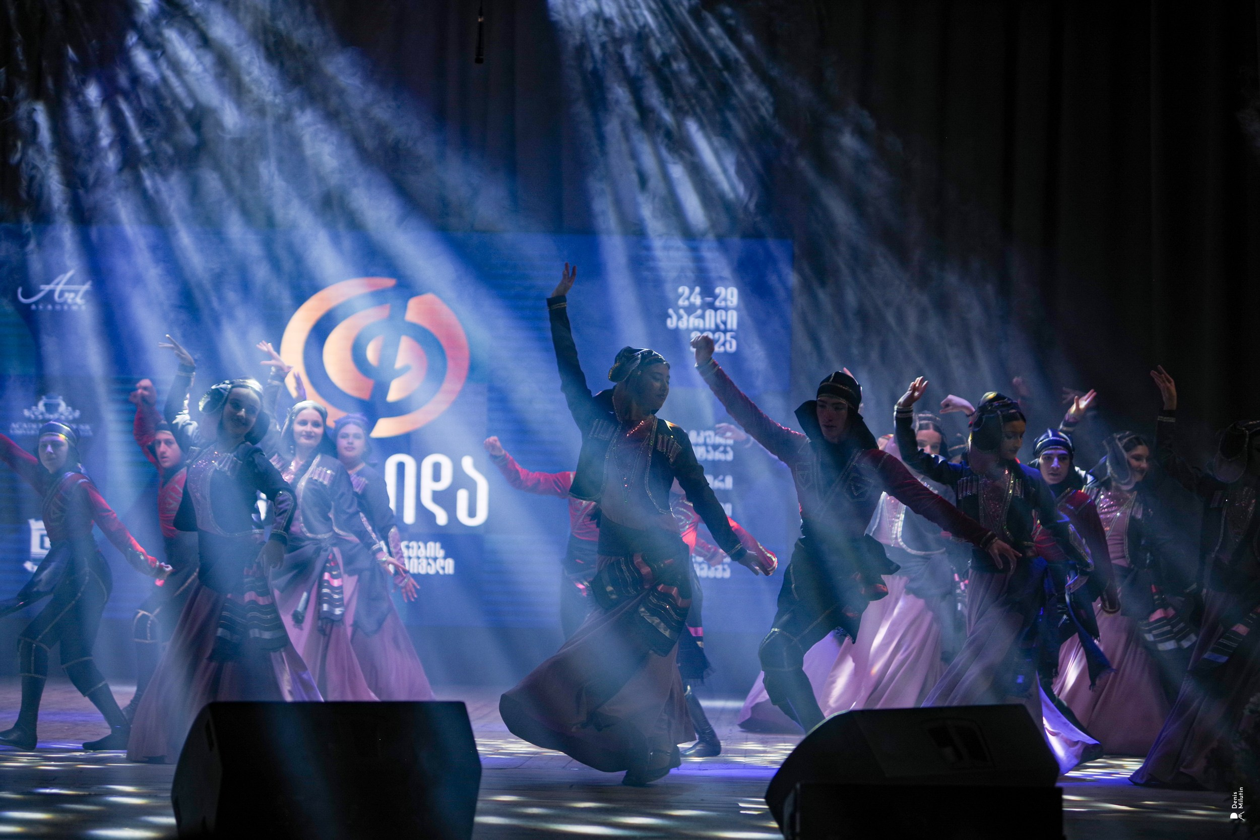 Танцы в Хоби. Портретный фотограф Денис Милютин