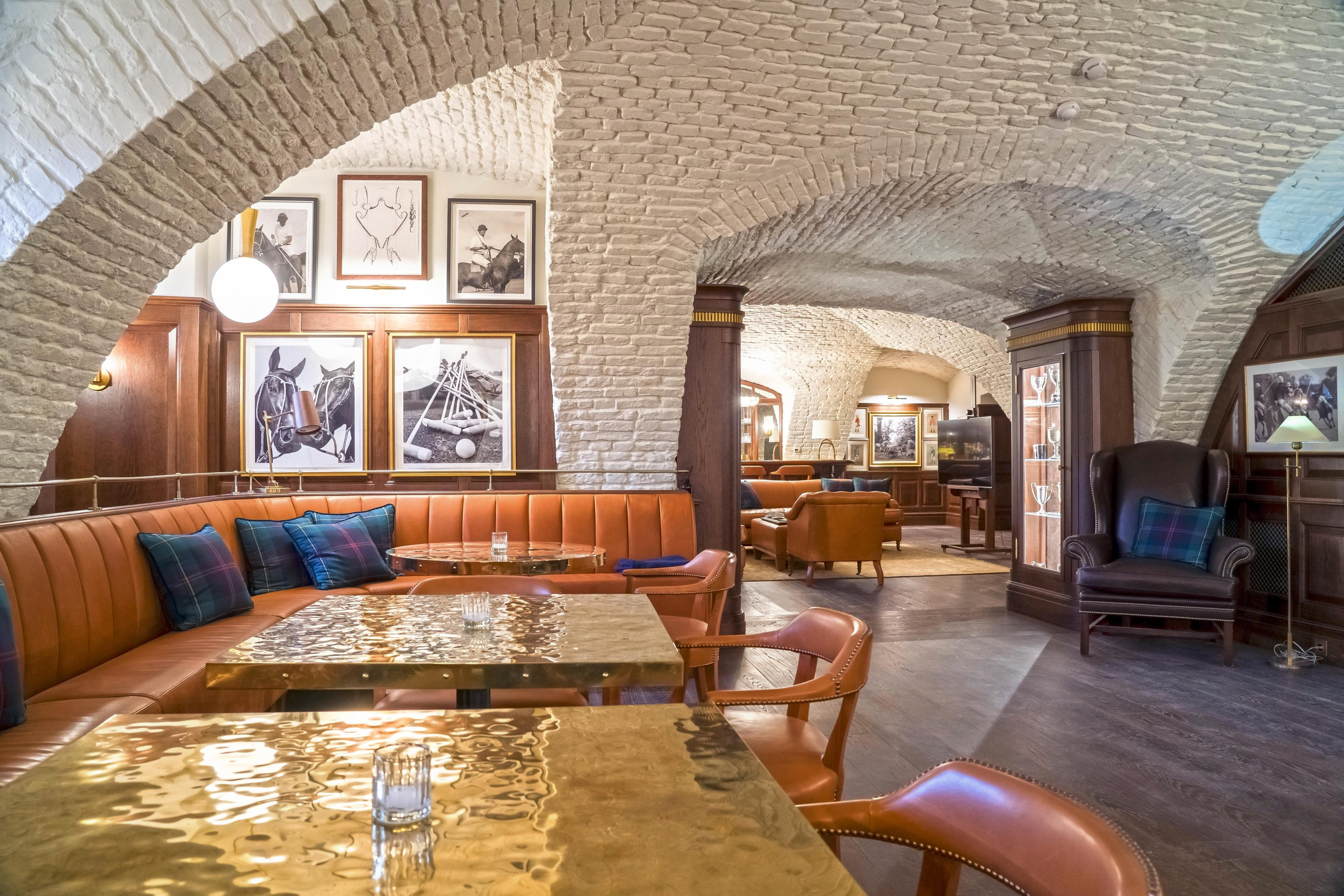 Интерьер бара ресторана. Фотограф в Санкт-Петербурге. Репортажная и все съёмки для бизнеса