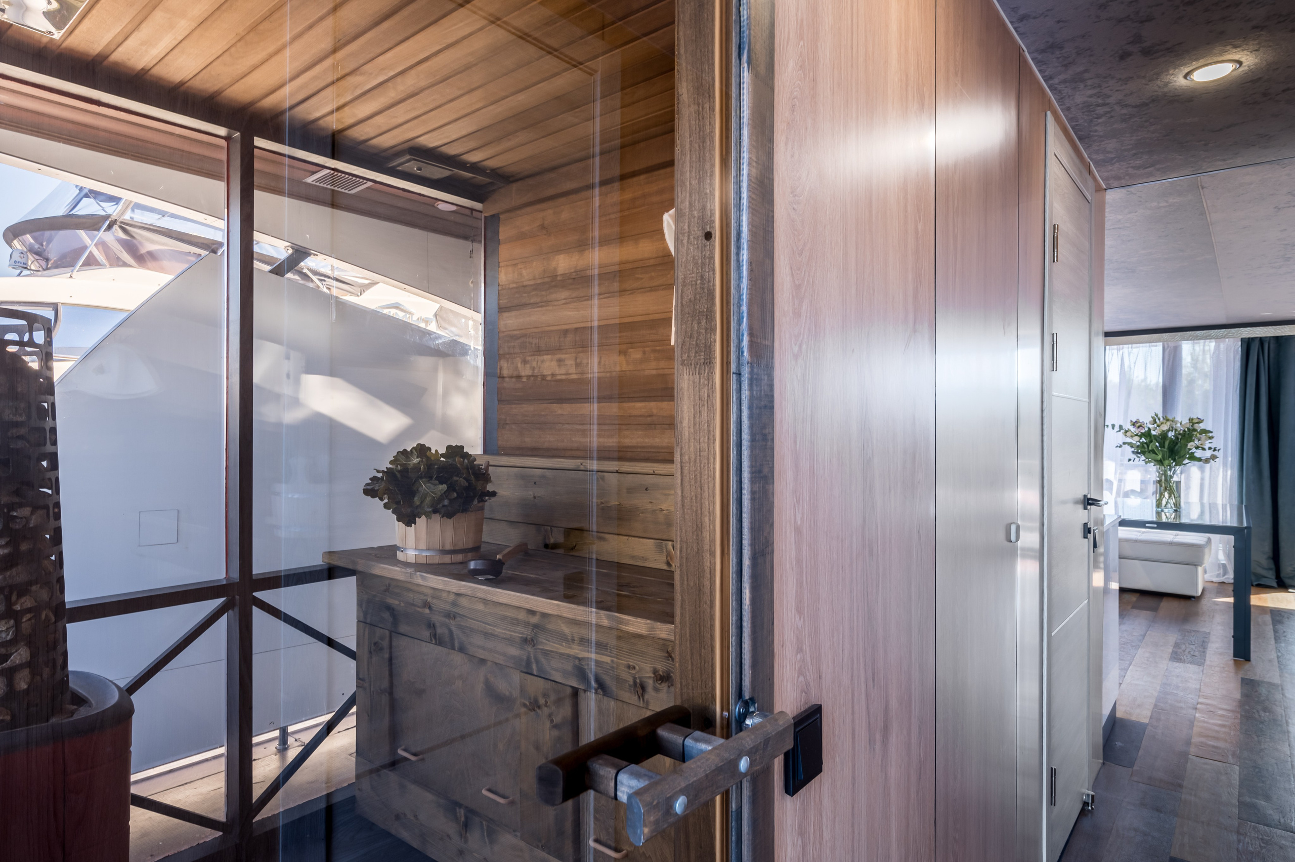 Хаусботы для вечеринок и бизнес-встреч. Интерьерный Фотограф Москва Криста FLY Труфанова