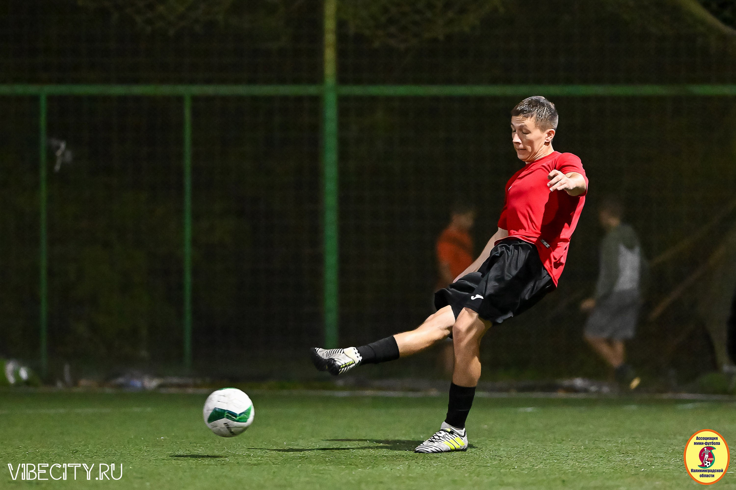 ФИНАЛЬНЫЕ ИГРЫ КУБКА МИНИ-ФУТБОЛЬНОЙ ЛИГИ И КУБКА КОРПОРАТИВНОЙ МФЛ 2025. VIBECITY.RU Вайб Сити Ру Фоторепортажи Фотоотчеты Калининград