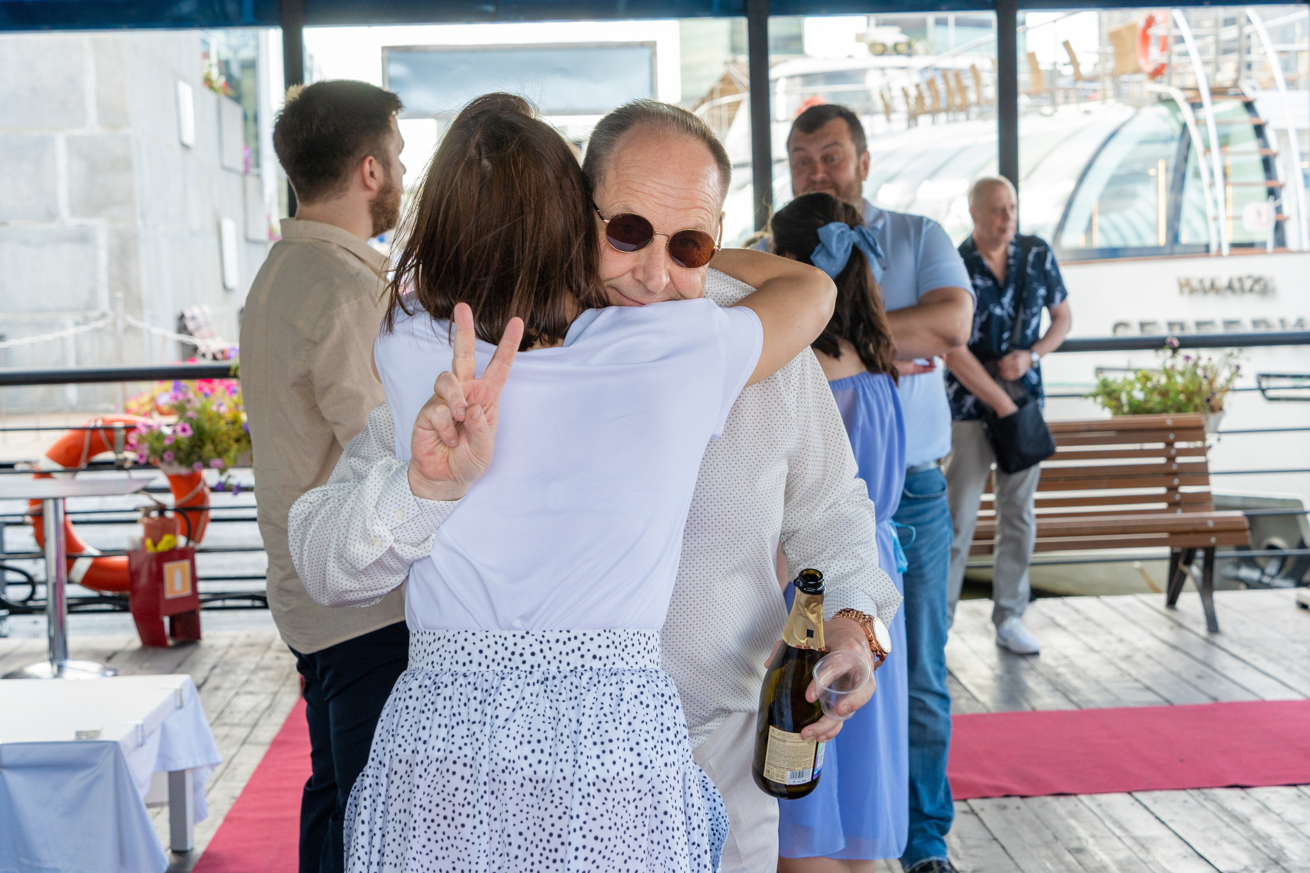 Юлия и Сергей. Регистрация на кораблике. Репортажный и интерьерный фотограф Александра Солдатова