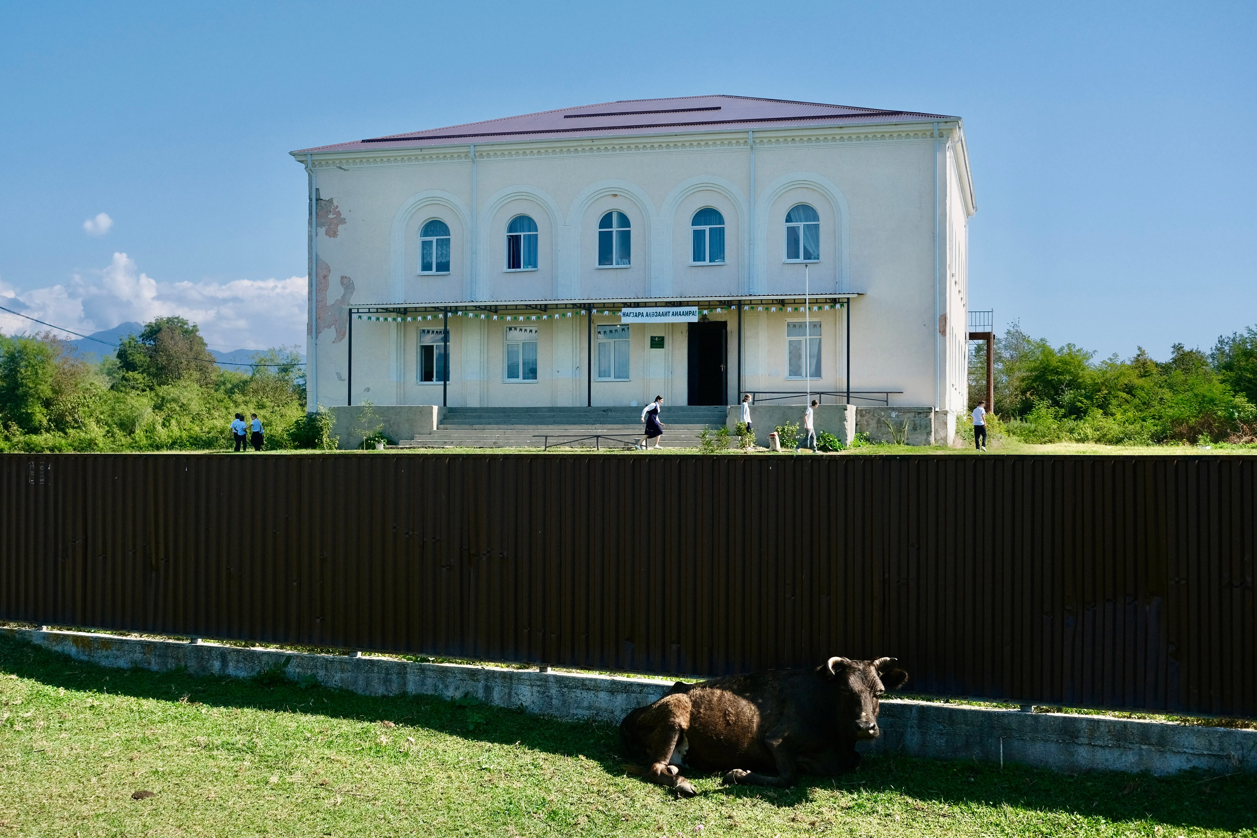 Аджамчигрская школа, Абхазия. Фотограф Евгений Андреев
