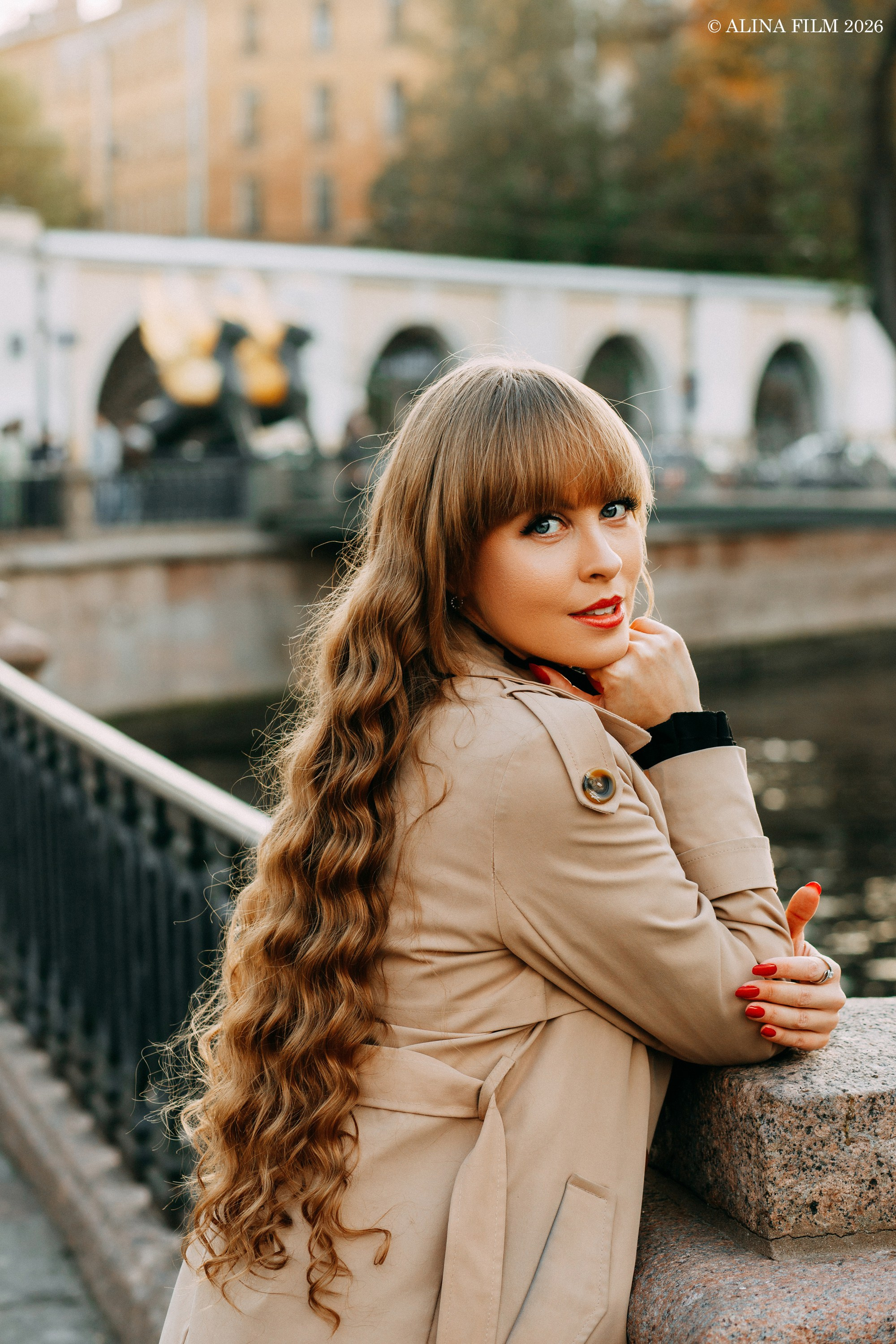 Фотопрогулка: Казанский собор, Банковский мост, Львиный мост, Мариинский театр. Фотограф в Санкт-Петербурге Alina Film