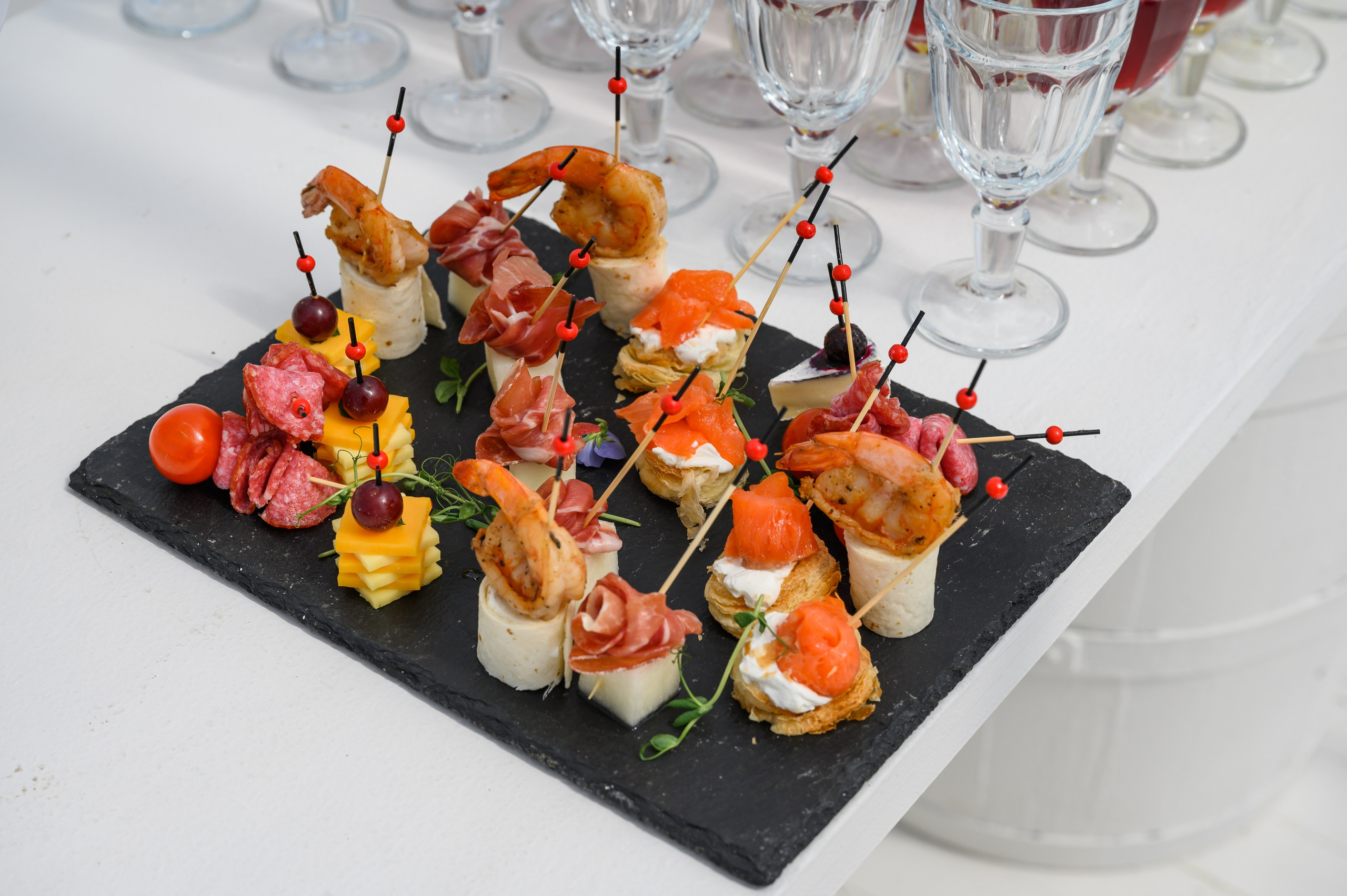 Свадьба шатер Город мастеров — Русская сказка. Свадебный фотограф Москва Юрий Кульман