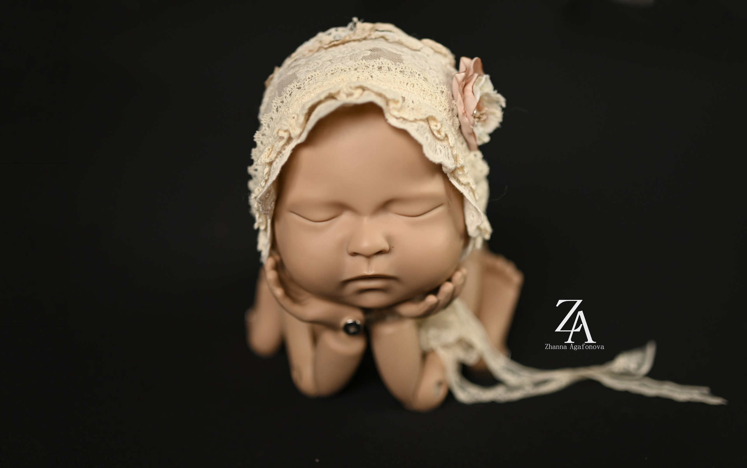 Образы на черном фоне. Newborn42.ru Фотограф новорожденных  г. Кемерово Агафонова Жанна