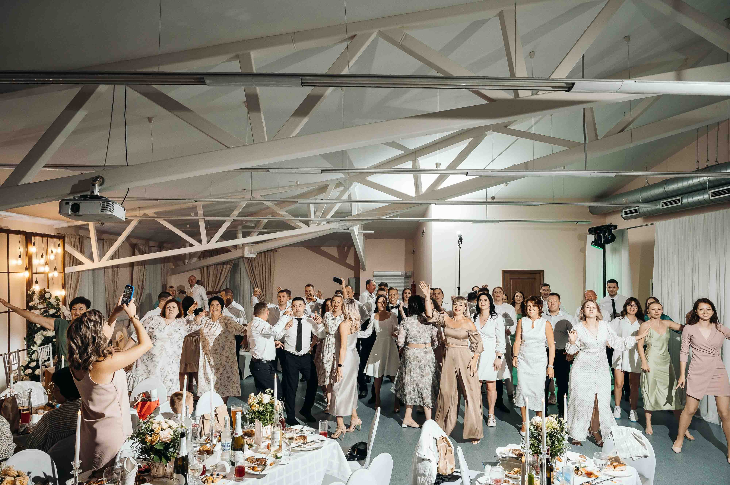 Совместные сборы в отеле. Свадебный и семейный фотограф в Котласе Никита Попов