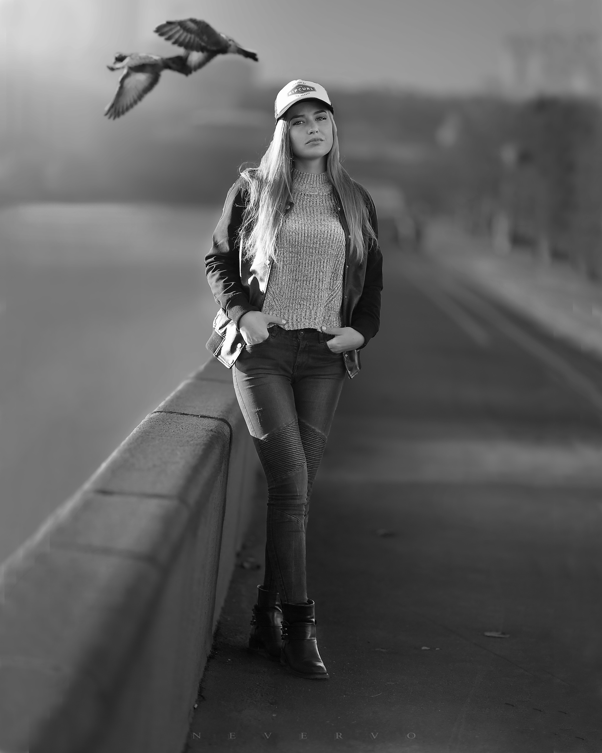 Черно-белая фотосъемка. B&W съемка в Москве. ЧБ фотограф Олег Голишник. Арт-фотограф Олег Голишников. Творческая мастерская