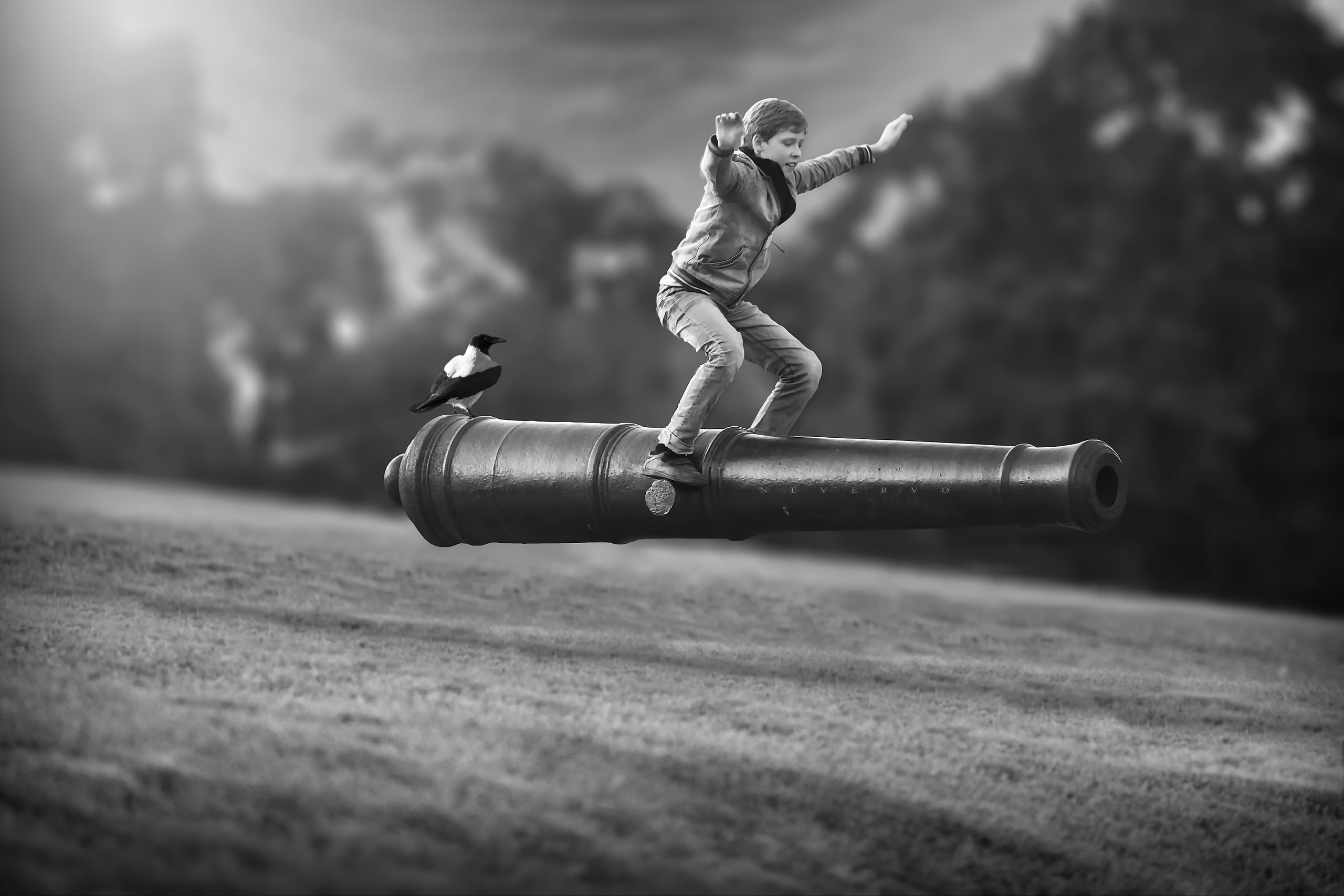 Черно-белая фотосъемка. B&W съемка в Москве. ЧБ фотограф Олег Голишник. Арт-фотограф Олег Голишников. Творческая мастерская