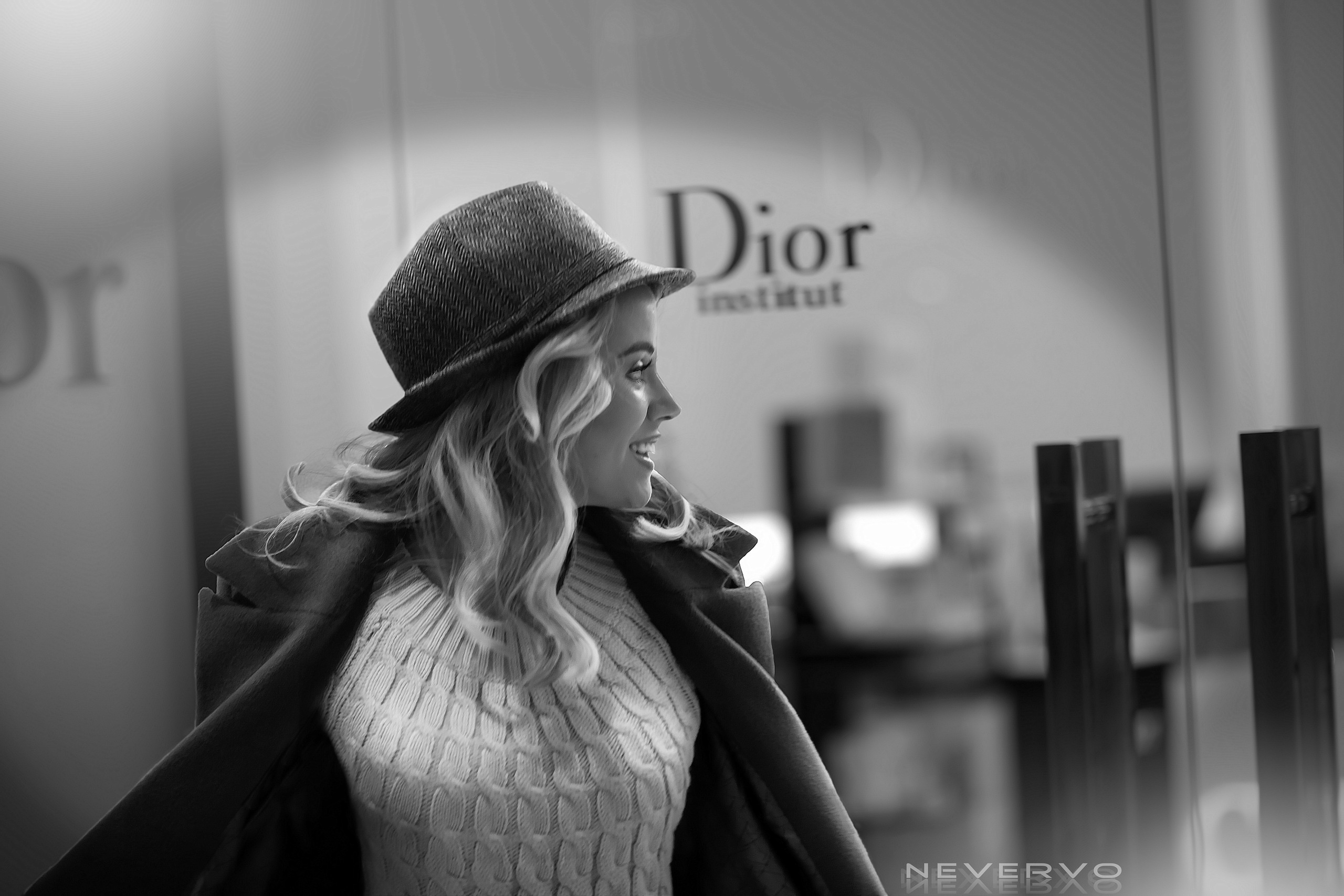 Черно-белая фотосъемка. B&W съемка в Москве. ЧБ фотограф Олег Голишник. Арт-фотограф Олег Голишников. Творческая мастерская