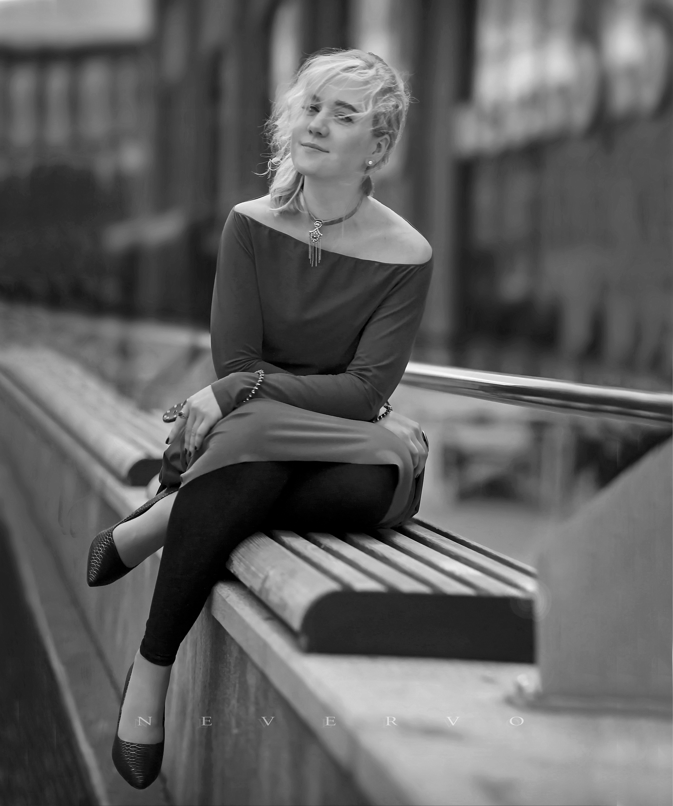 Черно-белая фотосъемка. B&W съемка в Москве. ЧБ фотограф Олег Голишник. Арт-фотограф Олег Голишников. Творческая мастерская