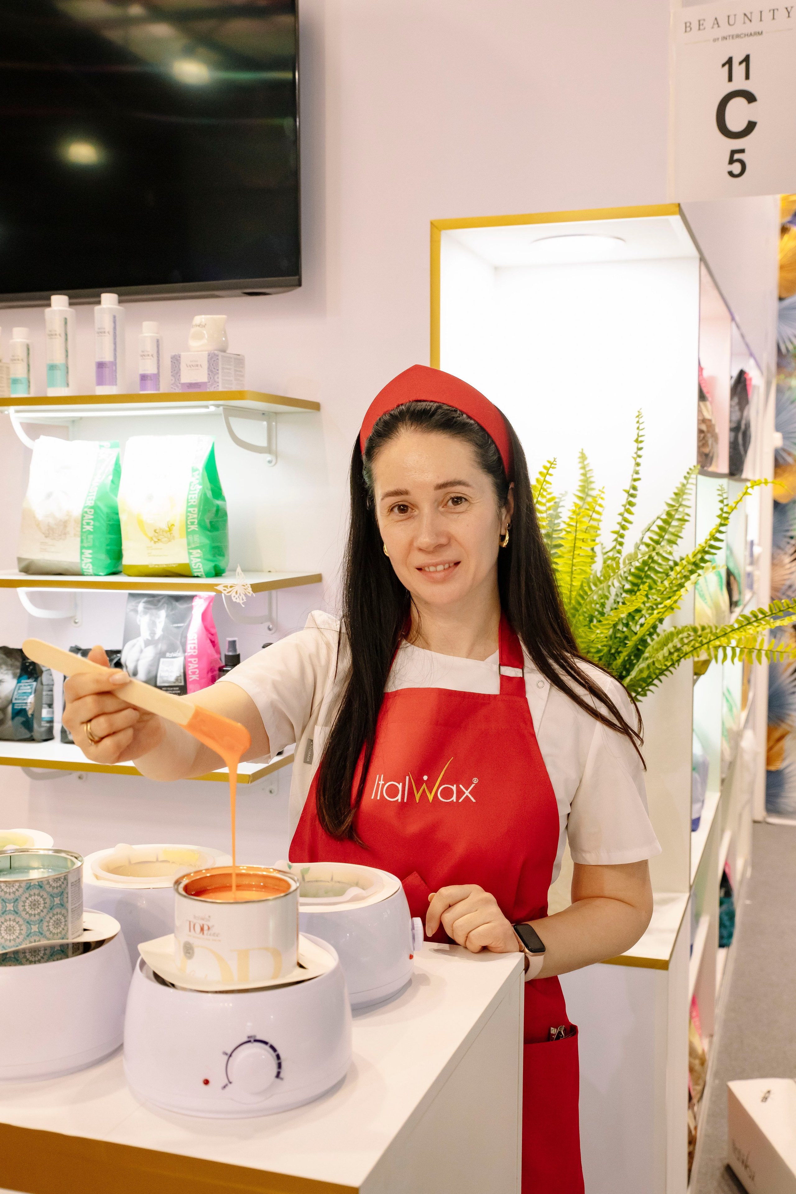 Выставка BEAUNITY by InterCHARM 2026. Профессиональный фотограф в Москве | Заказать фотосессию и съемку