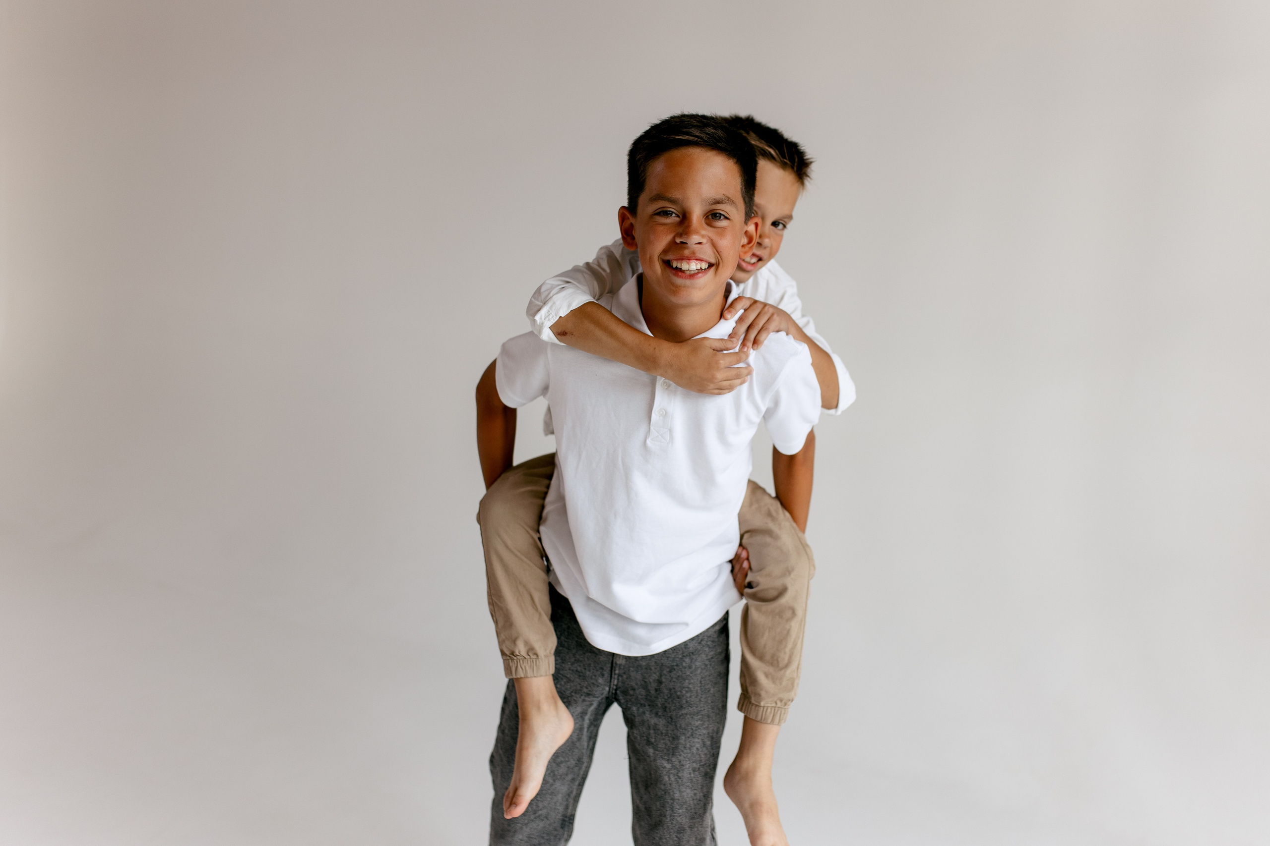 На белом фоне. Свадебный и семейный фотограф в Туле и области Маша Костина