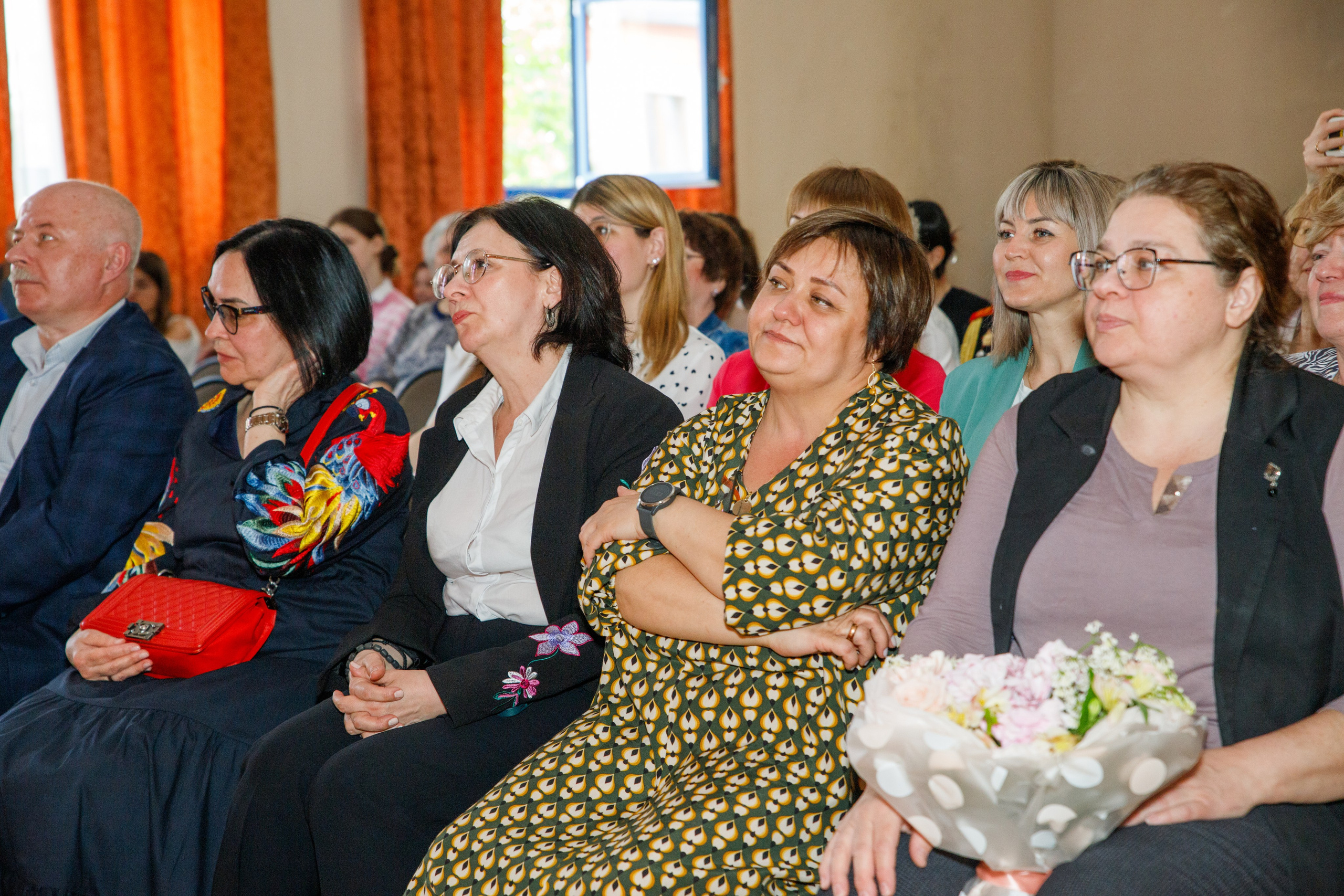 Репортажная съемка с Последнего звонка в школе в Москве. Семейный и школьный фотограф в Москве Анна Ткач