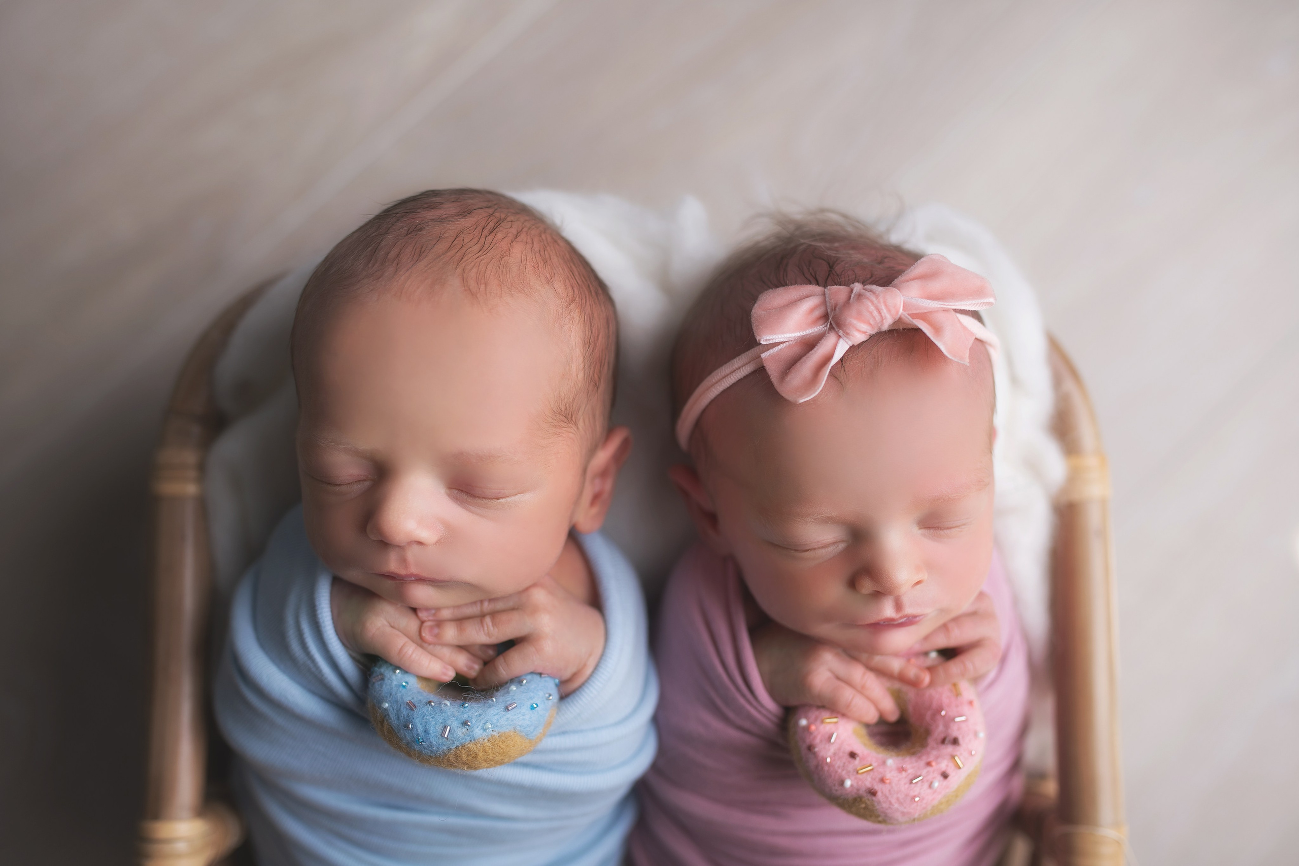 Двойня. Кобякова Мария. Фотограф новорождённых и детей до года город ИРКУТСК