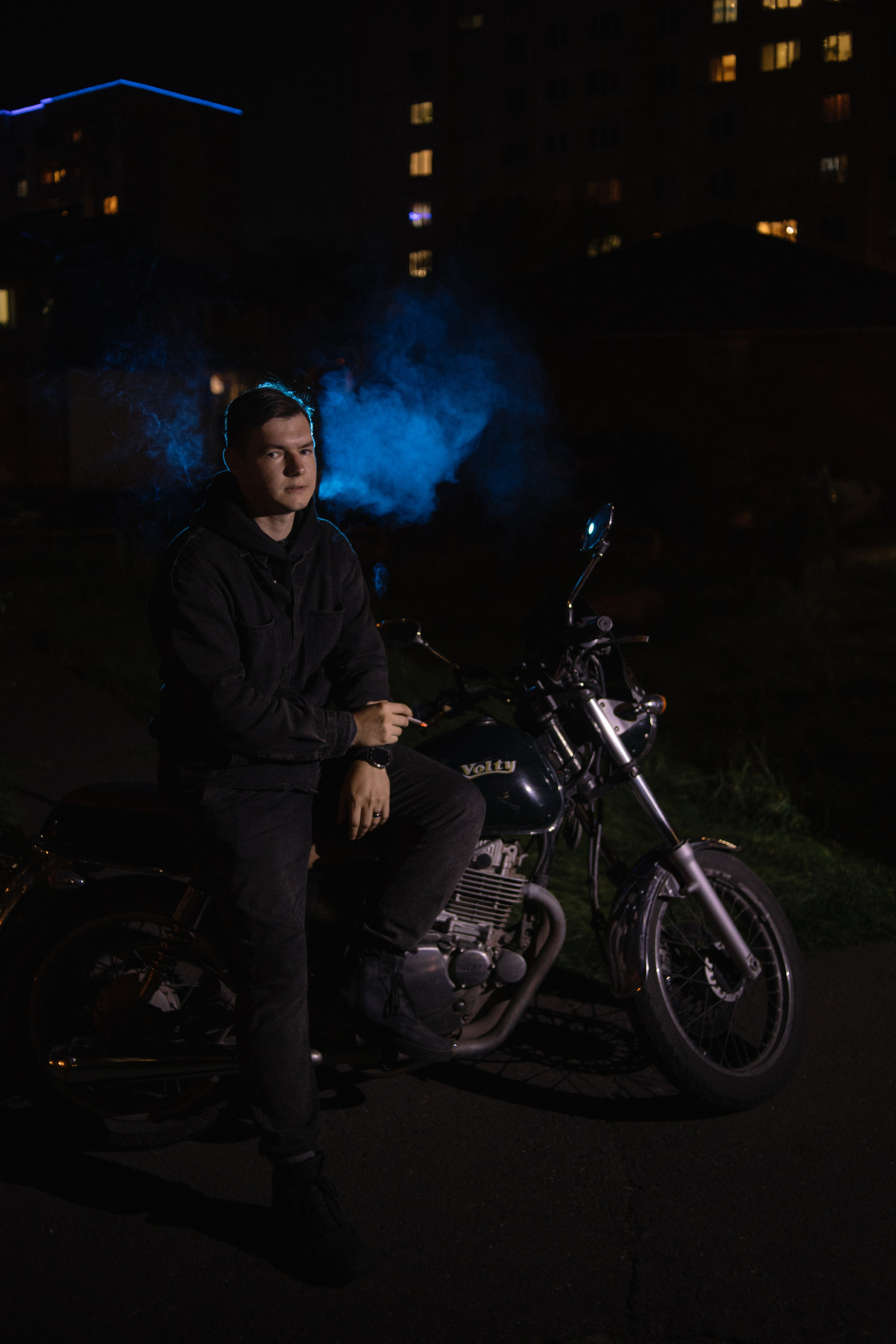 Ангелина и Даниил. Фото на мотоцикле. Фотограф Регина Крикунова г. Красноярск